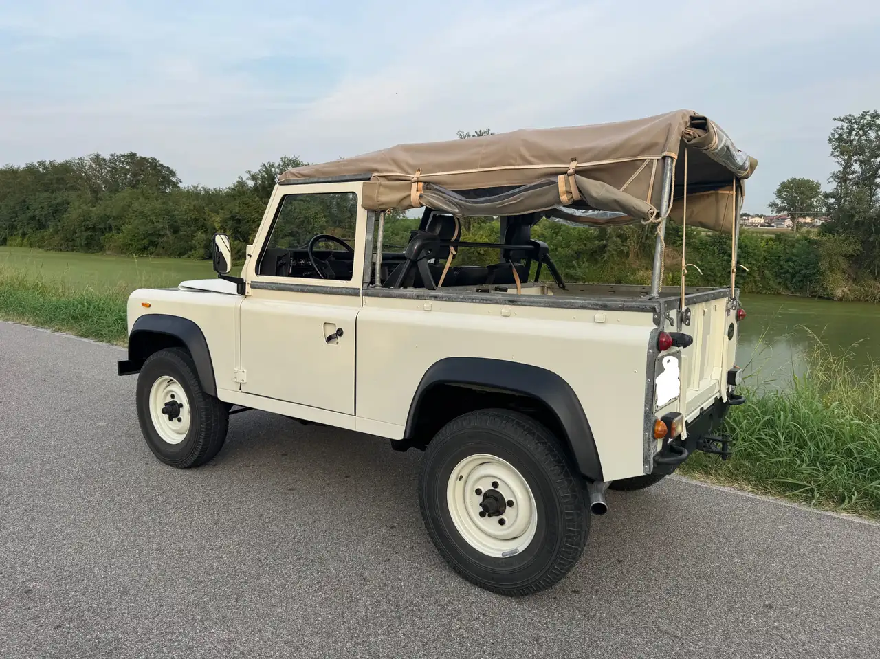 Land Rover Defender 90 2.5 Soft Top, foto 5