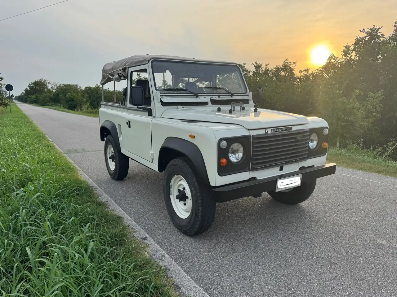 Land Rover Defender 90 2.5 Soft Top, foto 1