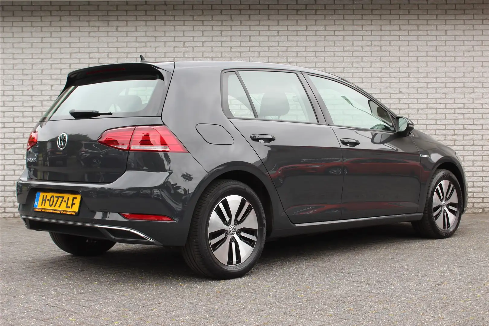 Volkswagen e-Golf e-Golf E-DITION 5D Aut. | Navi | Cruise | Parkeers Grijs - 2