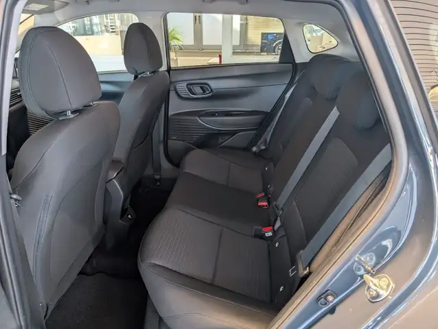 Hyundai i20 view 8