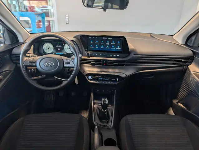 Hyundai i20 view 12