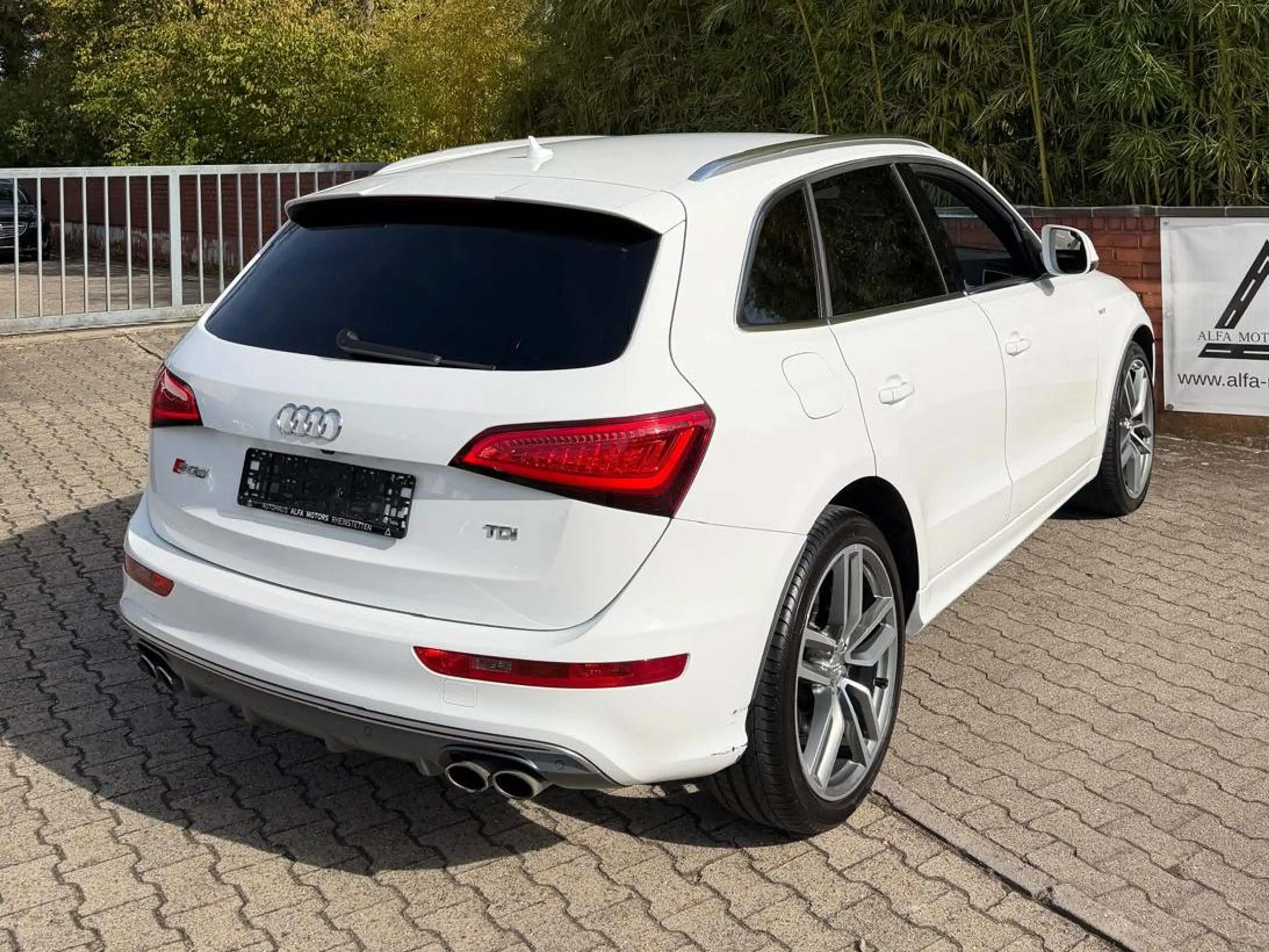Audi SQ5 3.0 TDI quattro // 1-Hand // Garantie // Anhängerkupplung // Scheckheft // — photo 4