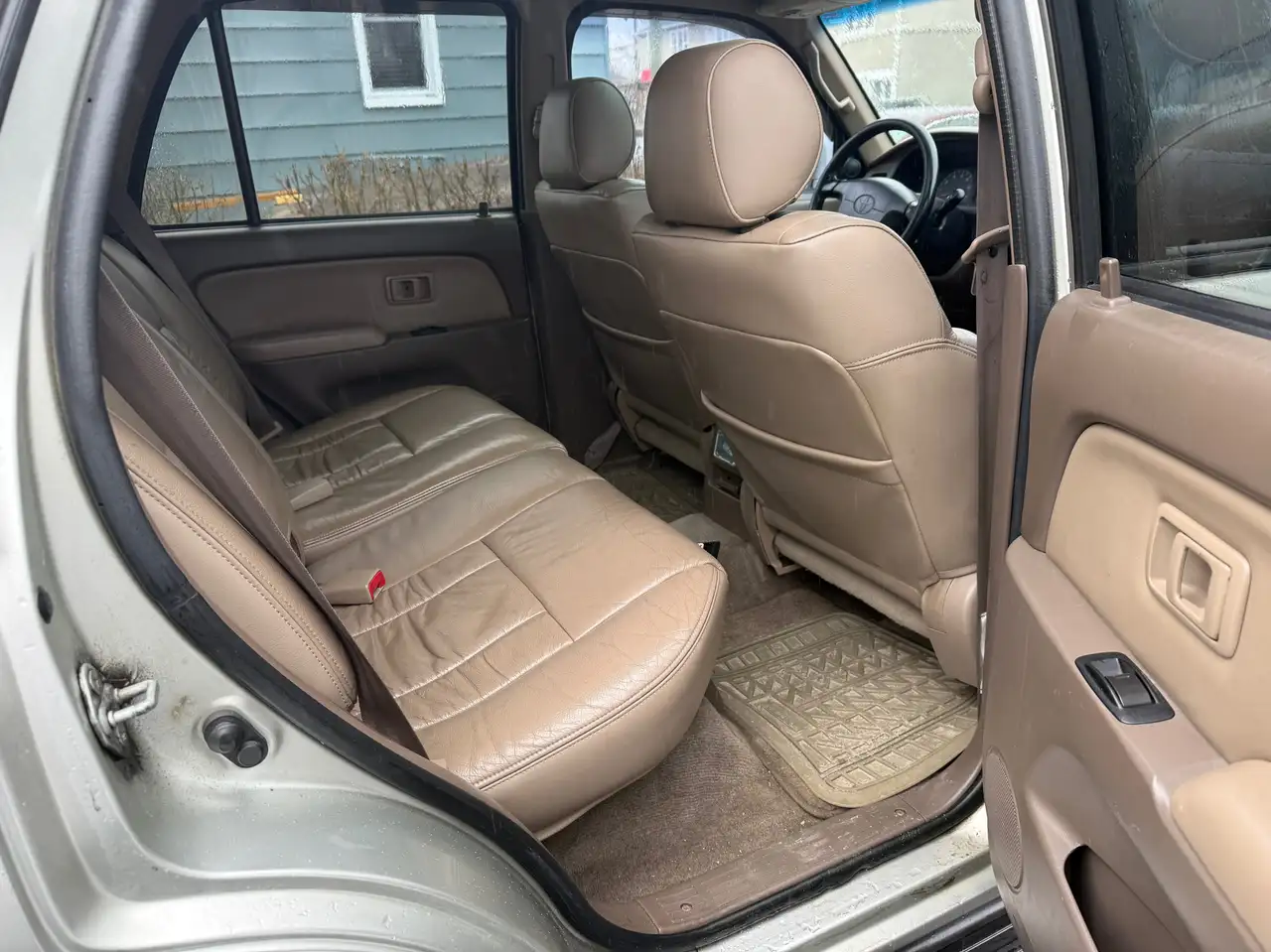Toyota 4-Runner снимка Toyota 4-Runner