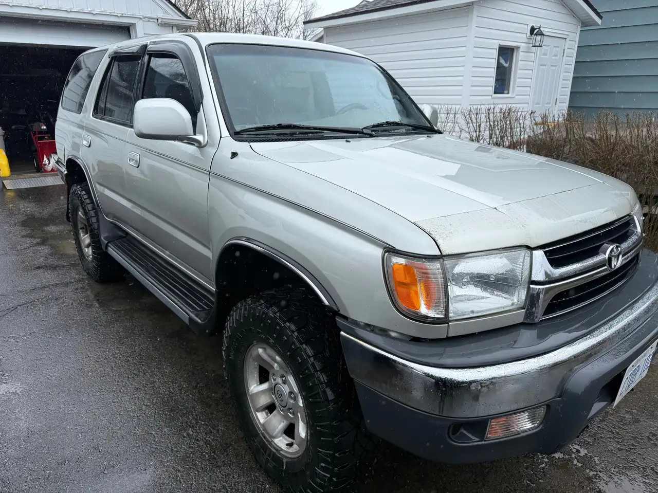 Toyota 4-Runner снимка Toyota 4-Runner