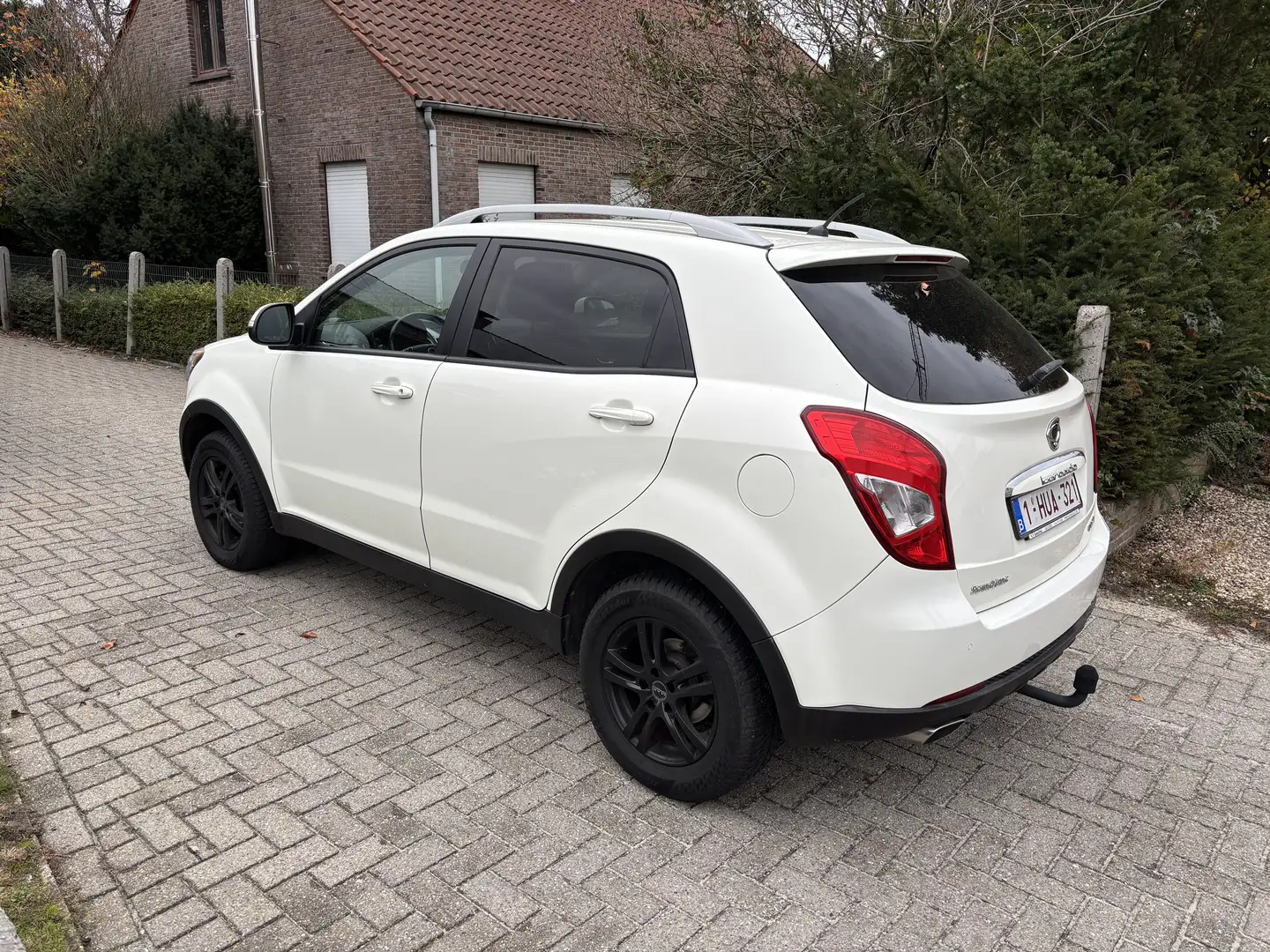 SsangYong Korando 2.0 Eco e-XDi DPF 2WD Sapphire Blanc - 2