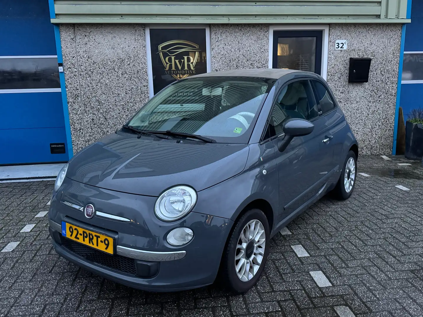 Fiat 500 1.2 Lounge AUT CABRIO Grijs - 1
