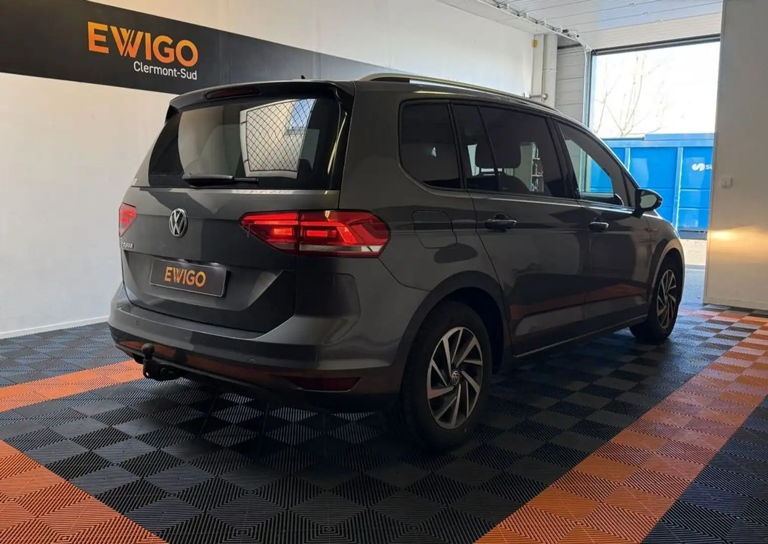 Volkswagen Touran 1.6 tdi 115 bluemotion sound dsg bva attelage camera de recul Grau - 2