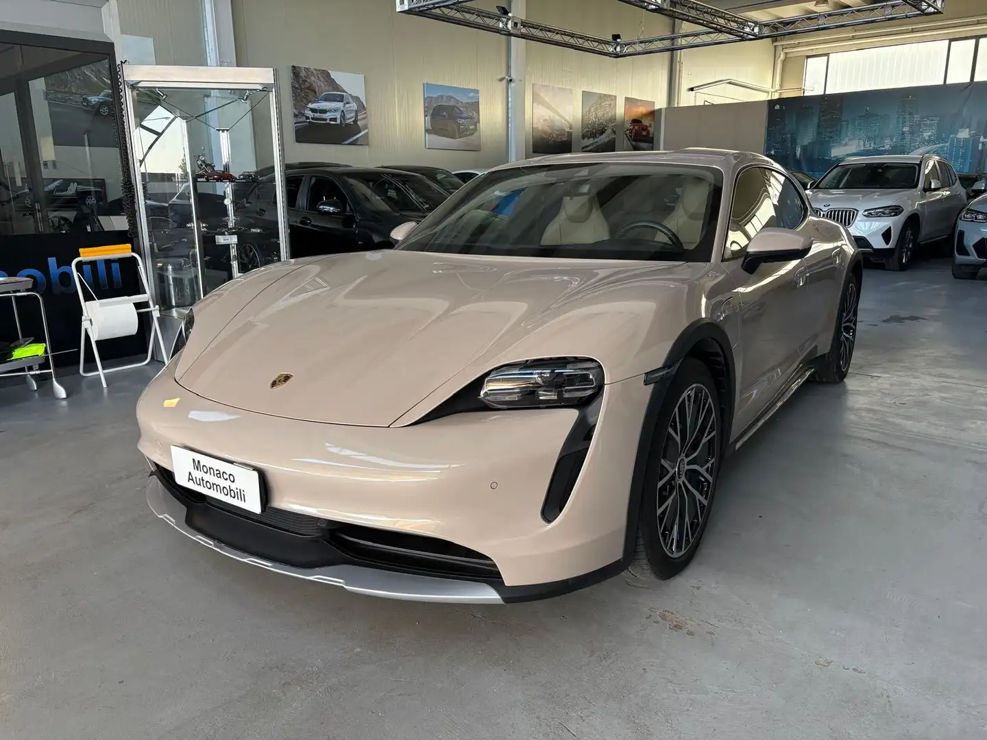 Porsche Taycan Cross Turismo 4 5posti Beige - 1