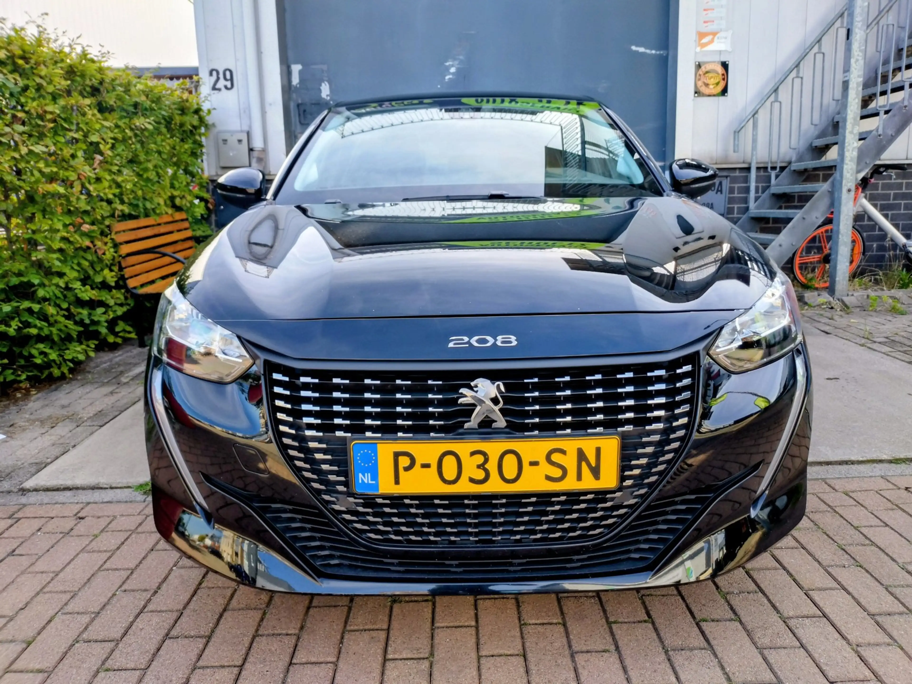 Peugeot 208 1.2 PureTech Active — photo 3