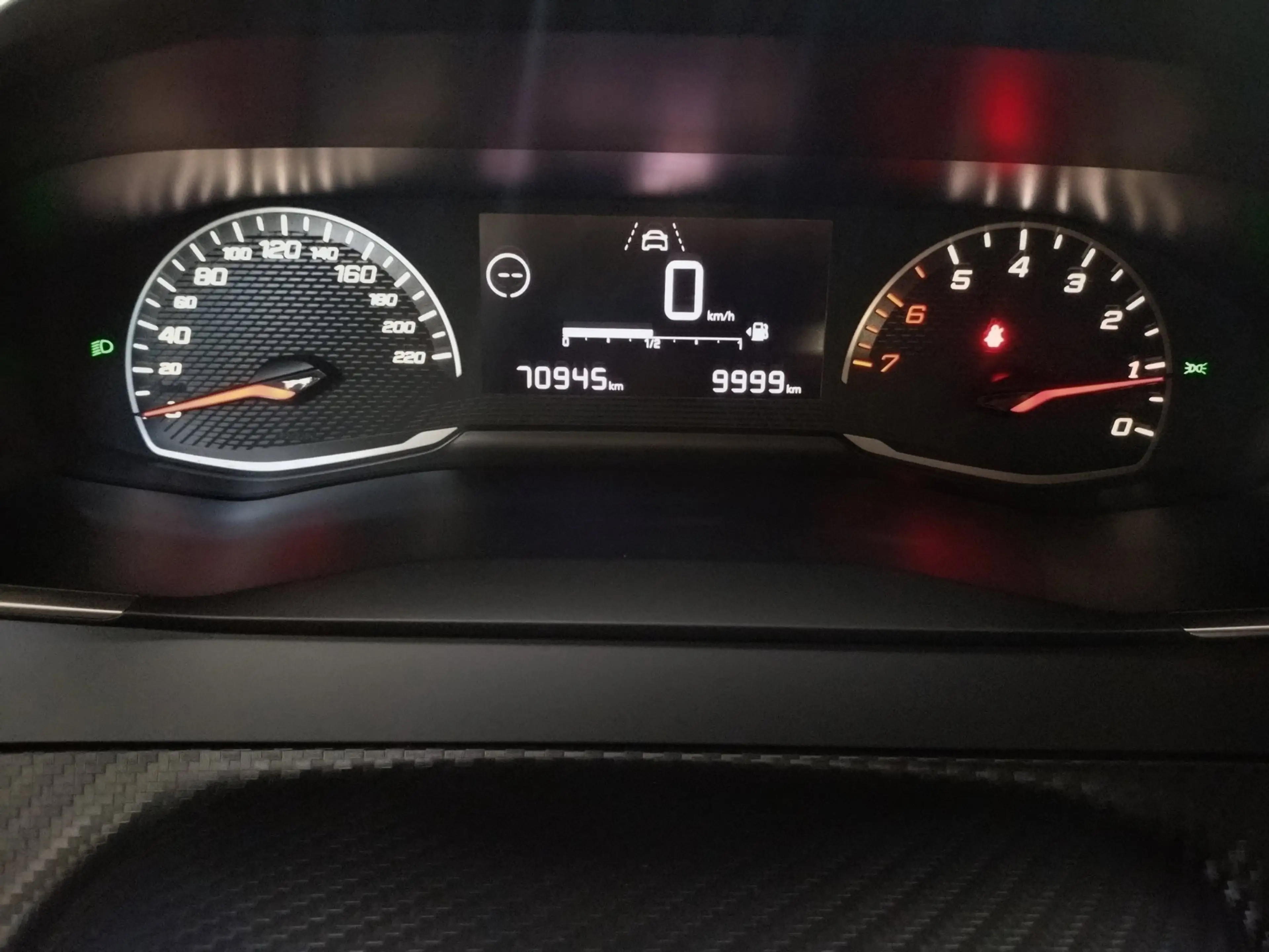 Peugeot 208 1.2 PureTech Active — photo 12