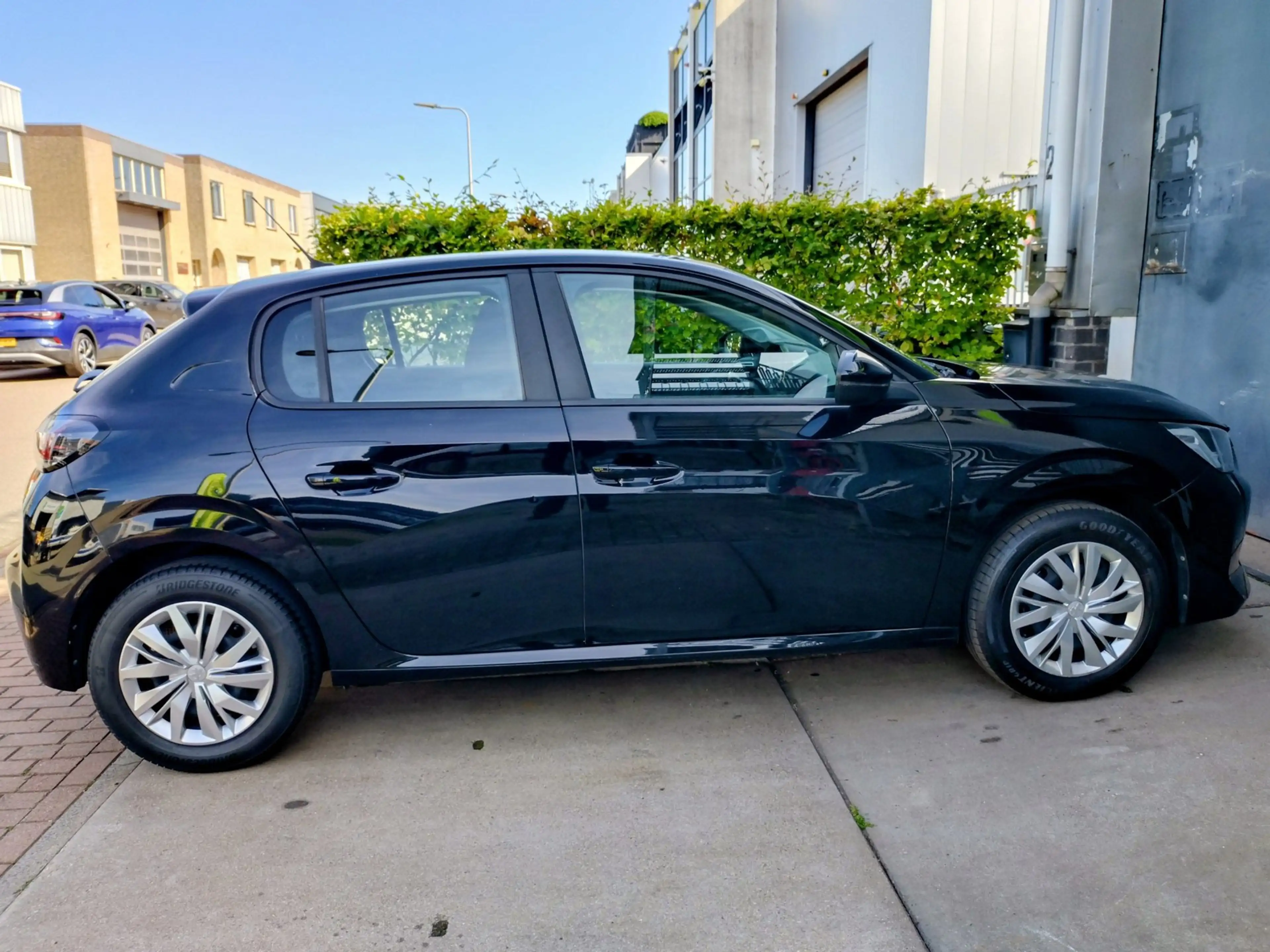 Peugeot 208 1.2 PureTech Active — photo 7