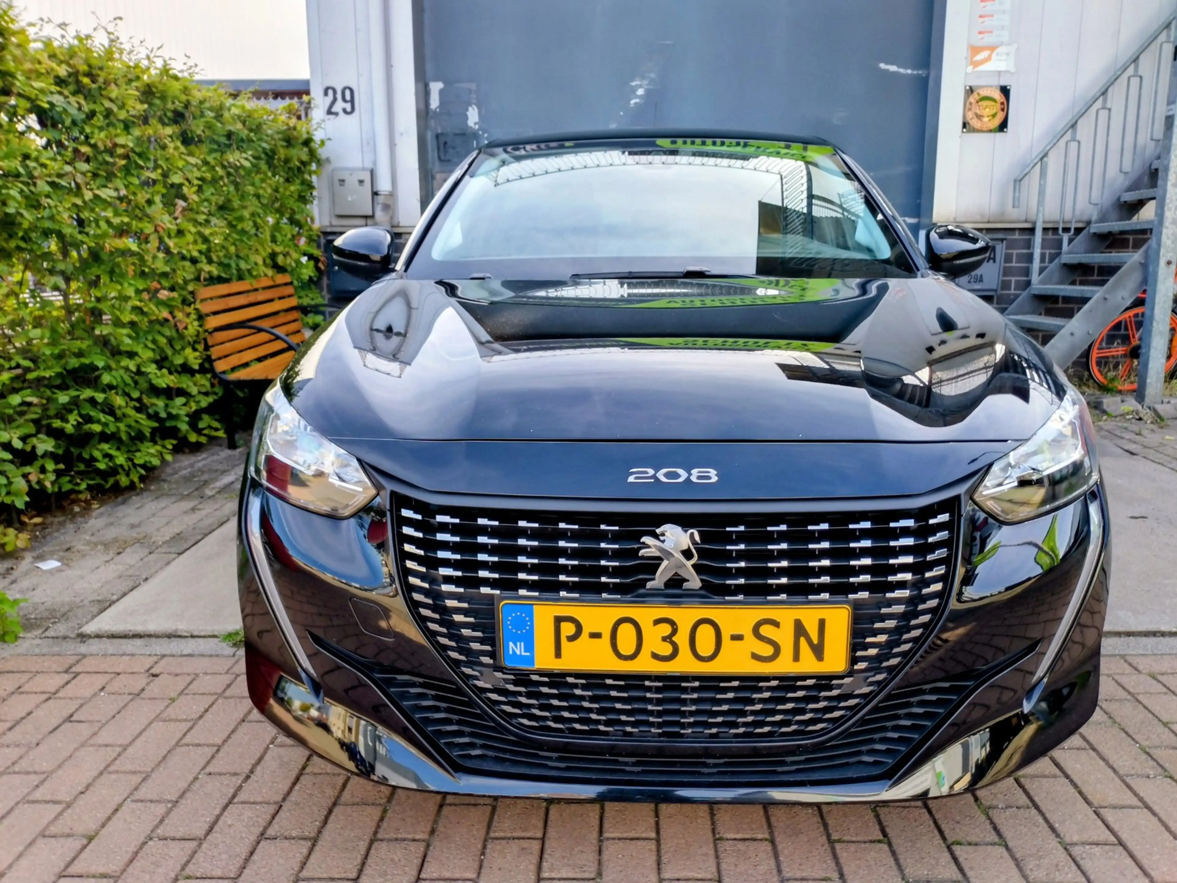Peugeot 208 1.2 PureTech Active — photo 2