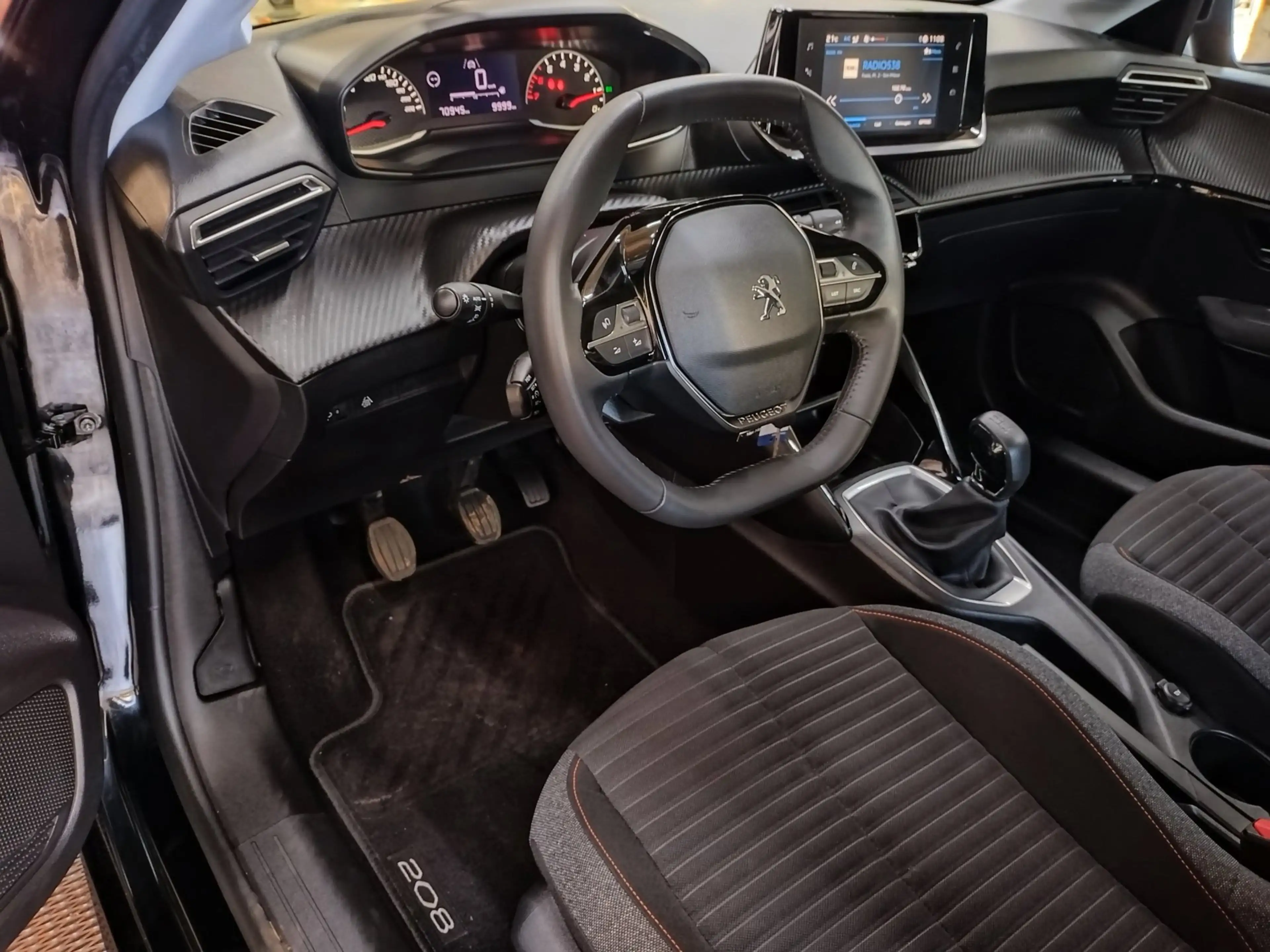 Peugeot 208 1.2 PureTech Active — photo 8