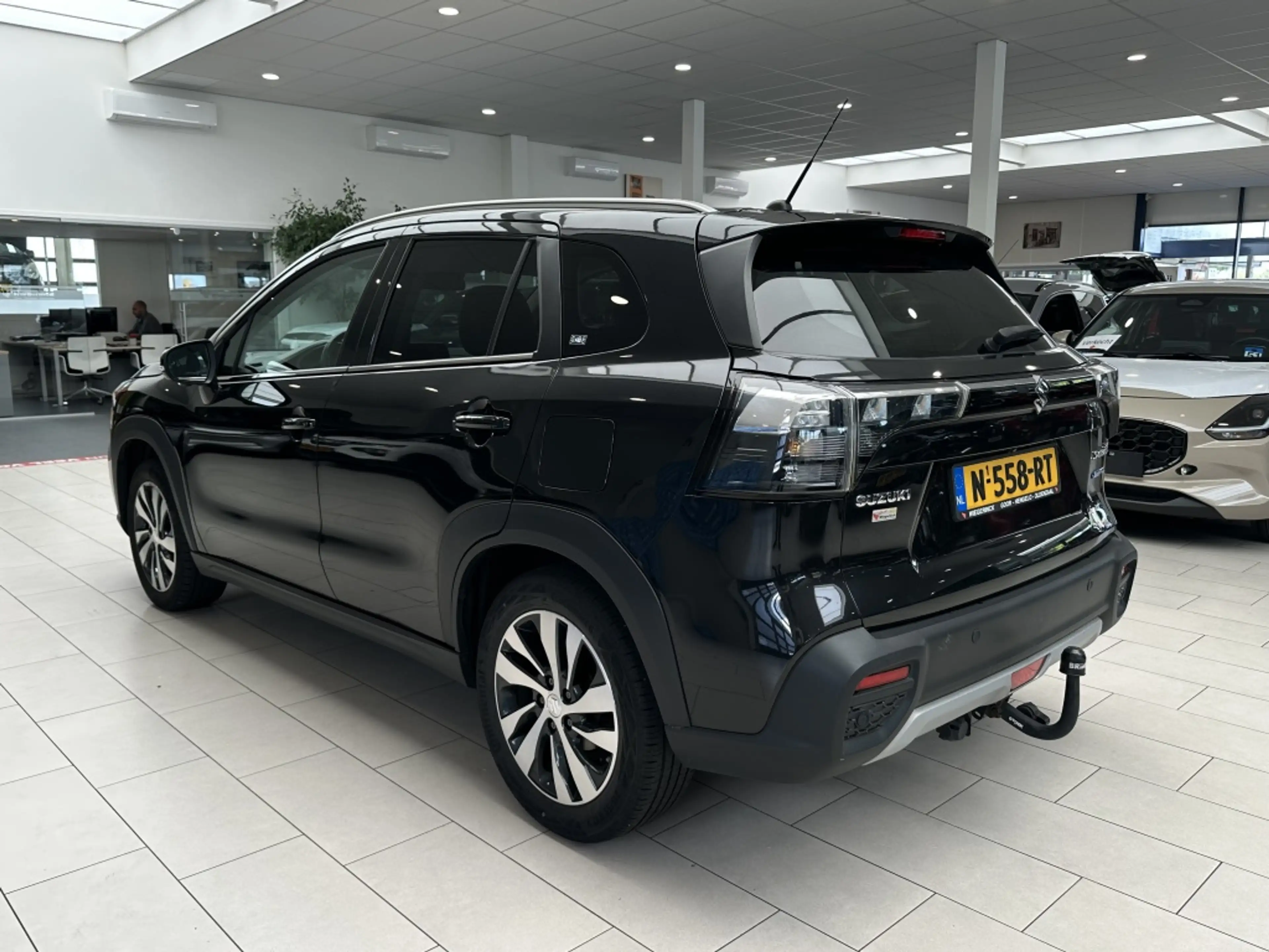 Suzuki S-Cross 1.4 Boosterjet Style Hybride [ DEALER OH I 360 CAM — photo 31