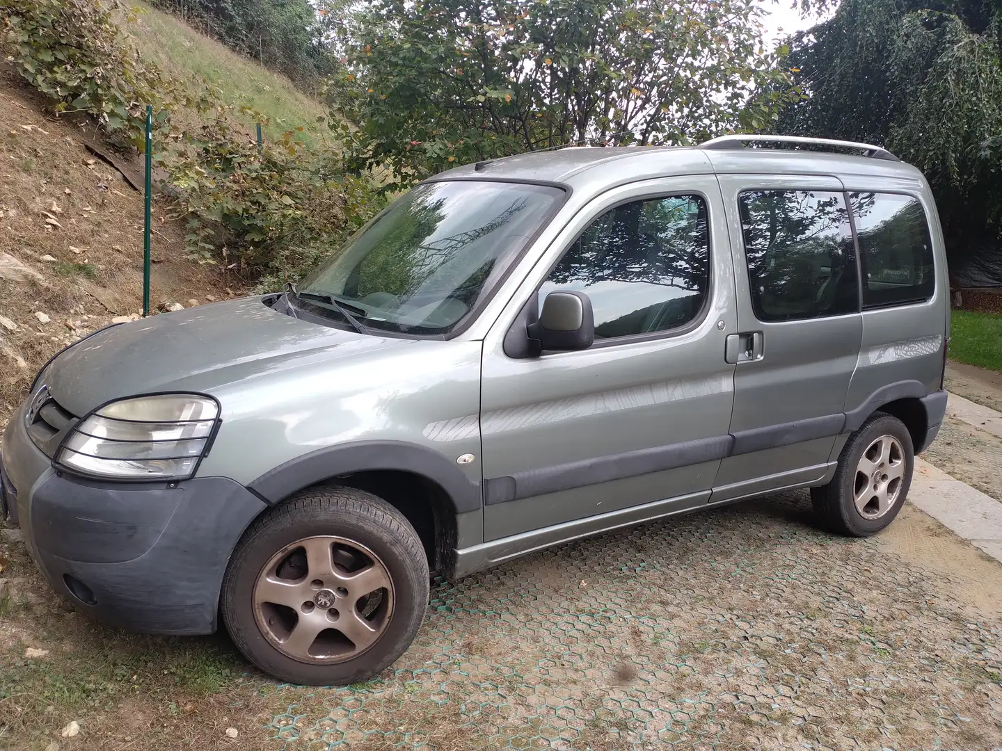 Peugeot Ranch 1.6 hdi 16v Lee Зелений - 1