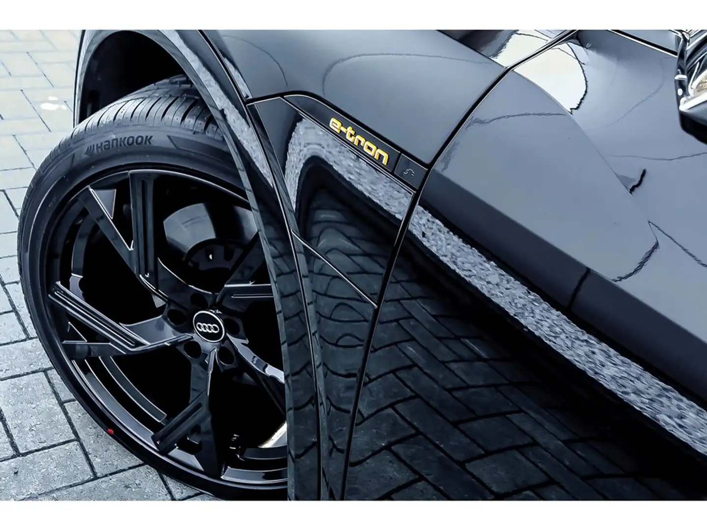 Audi Q8 e-tron Sportsback "S" met buitencamera's Negro - 2