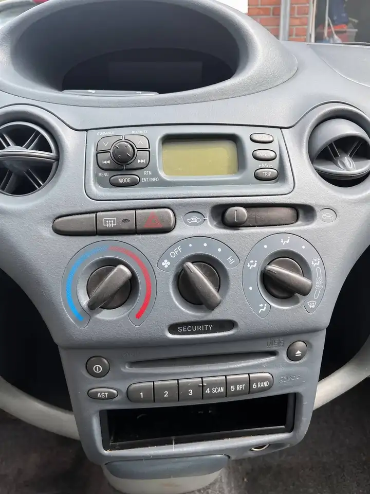Toyota Yaris 1.0i VVT-i 16v Linea Luna, foto 4