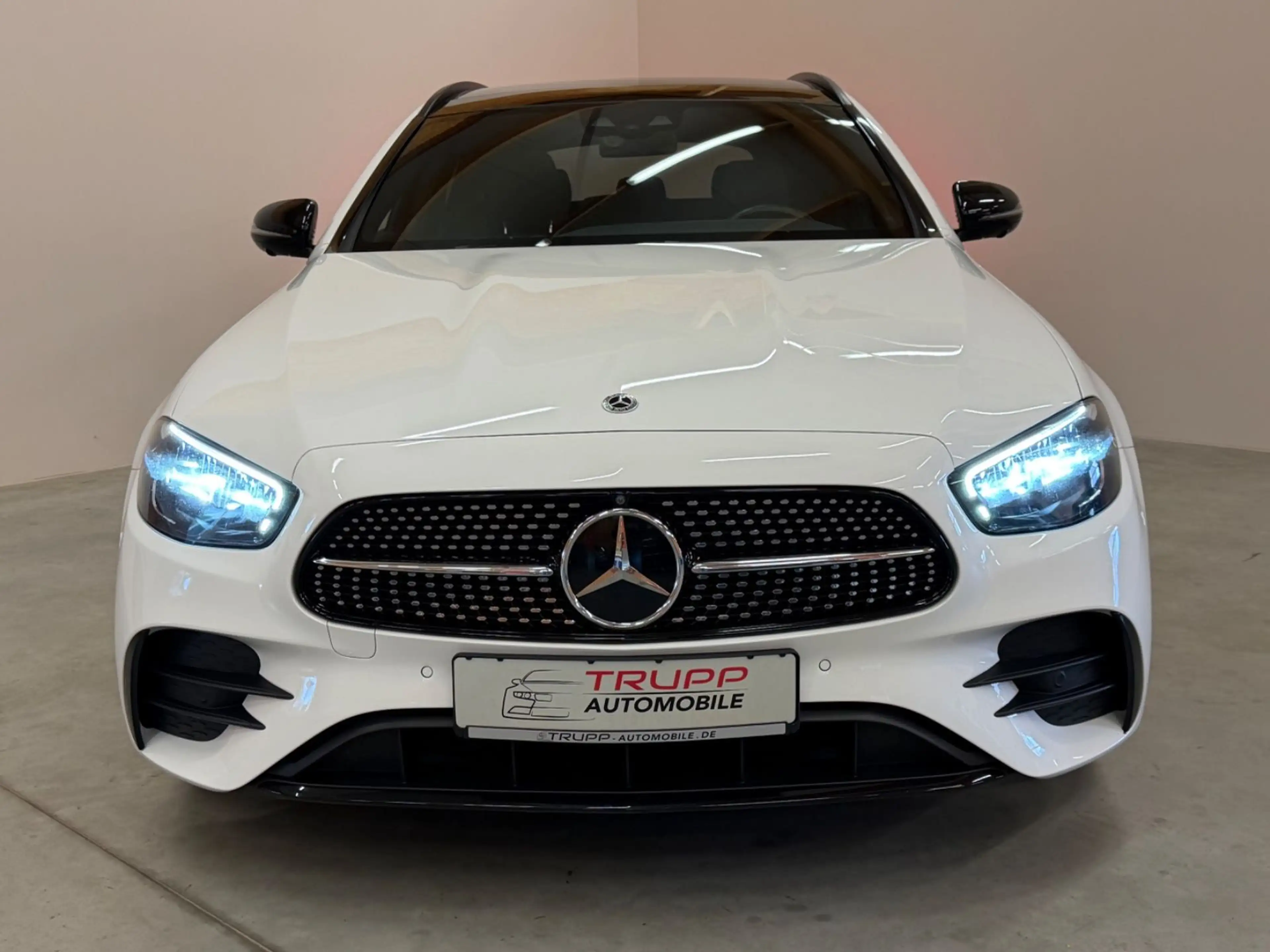 Mercedes-Benz E 300 d 4Matic/LED/AHK/BURMESTER/PANO/360°/4xSHZ — photo 5