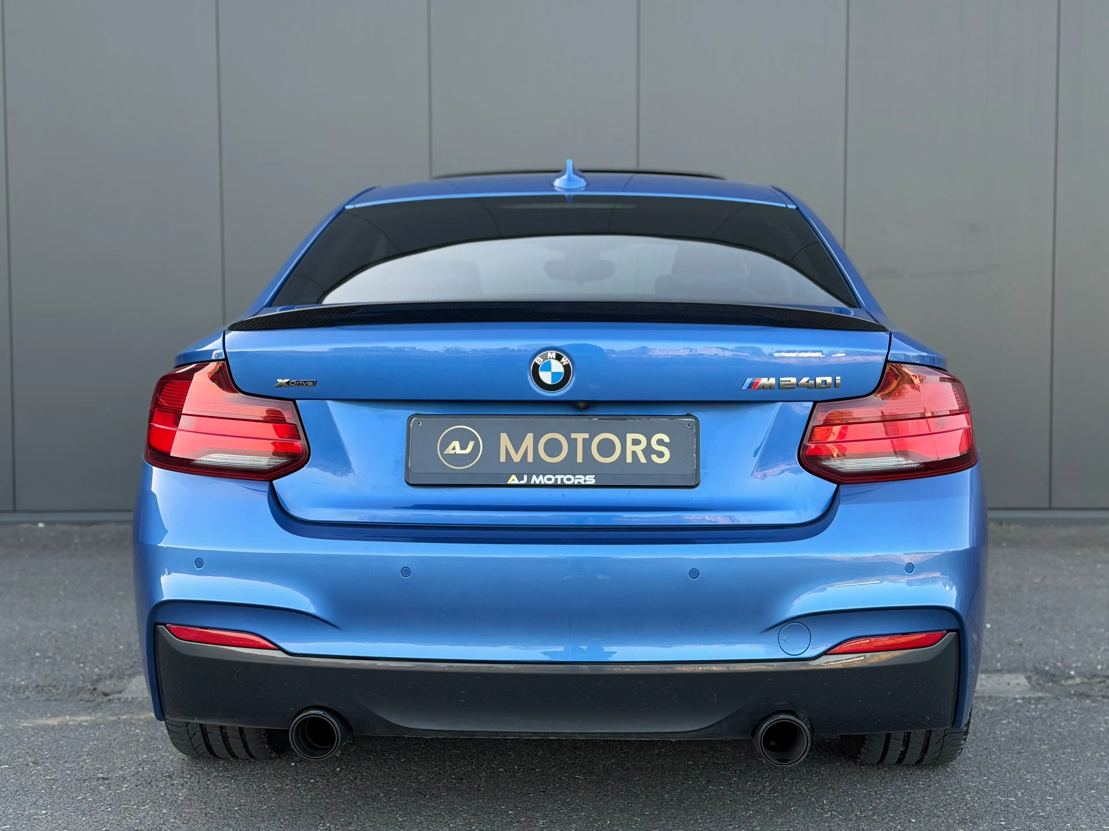 BMW 240 i xDrive 340cv - Akrapovic - Toit ouvrant - Harman — photo 7