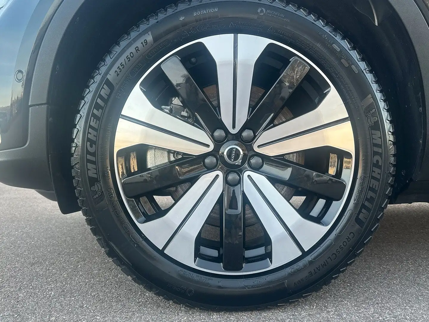 Volvo C40 Recharge Pure Electric Ultimate Single Motor Schwarz - 2