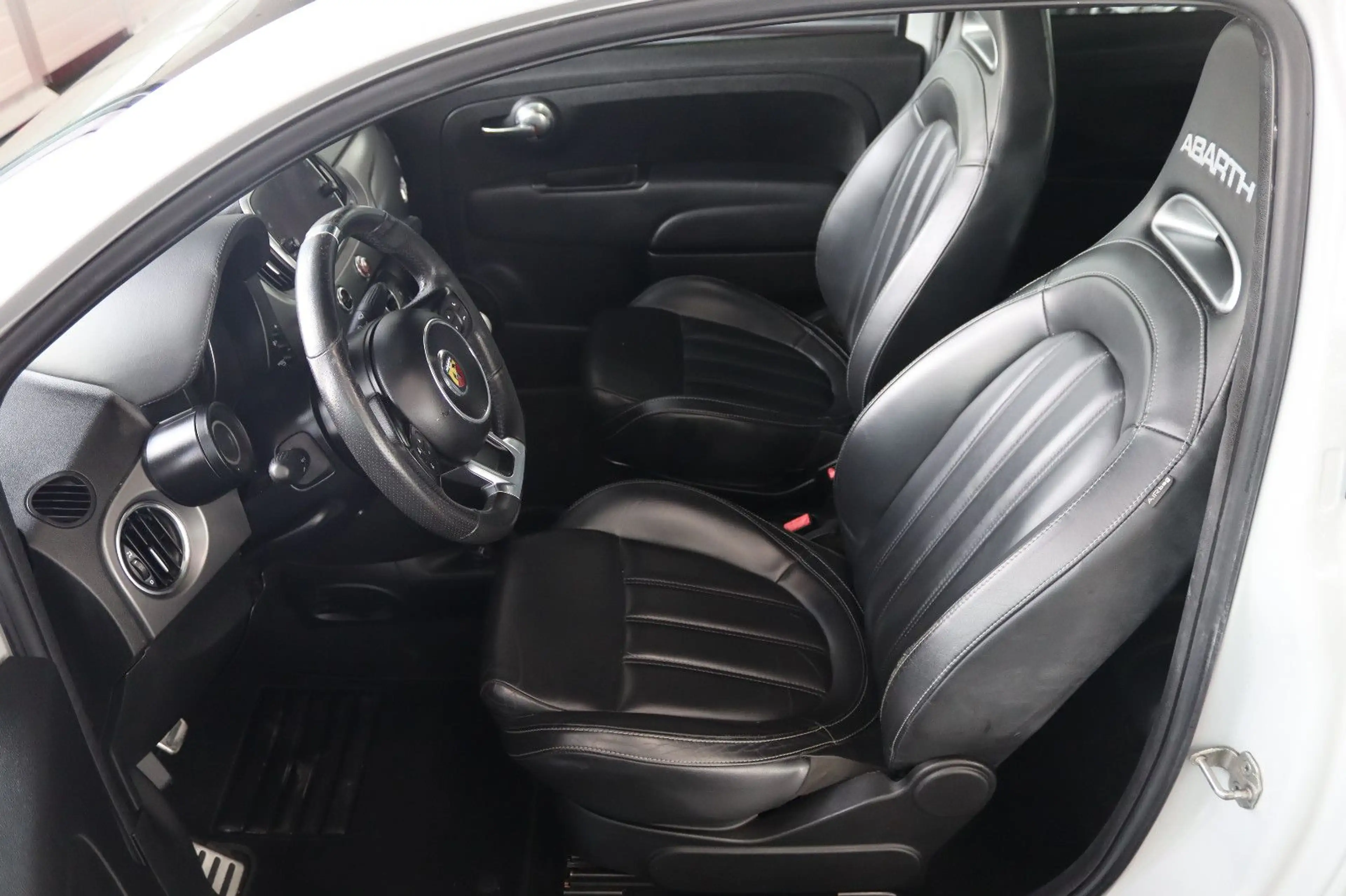 Abarth 500 Cabrio 595 C Turismo — photo 9