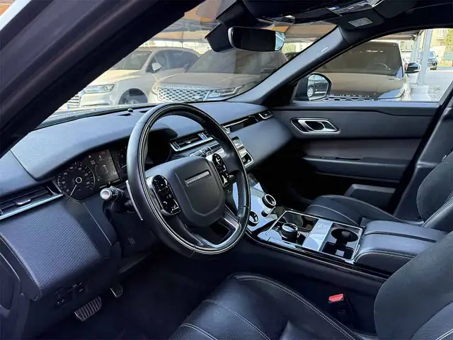 Land Rover Range Rover Velar view 8