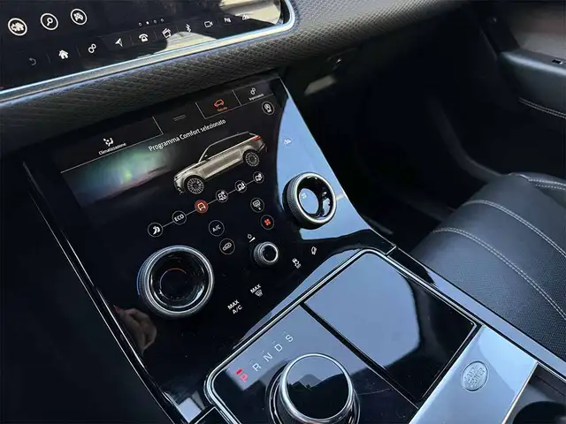 Land Rover Range Rover Velar view 19