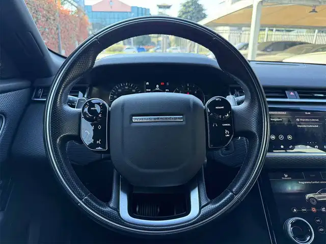 Land Rover Range Rover Velar view 10