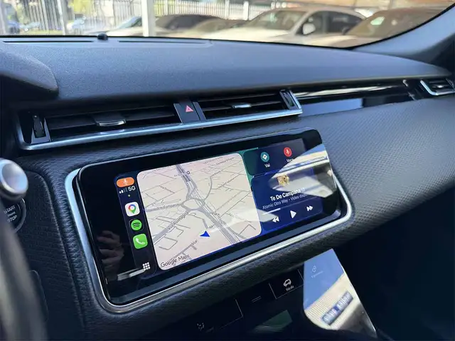 Land Rover Range Rover Velar view 14