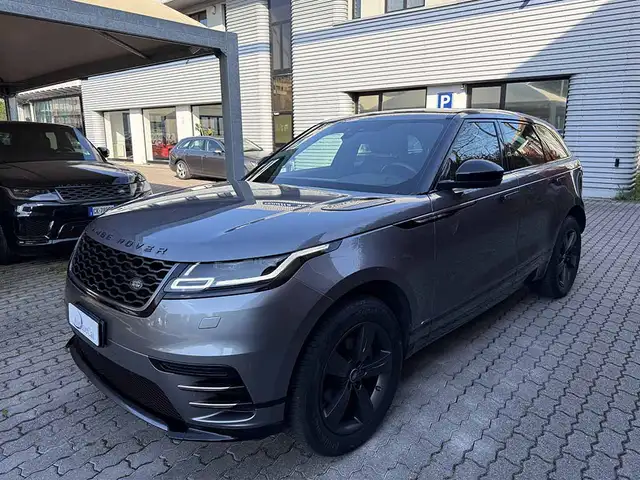 Land Rover Range Rover Velar view 3