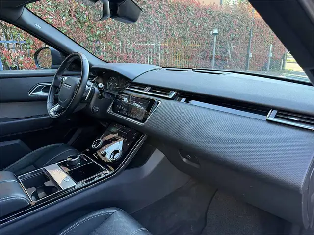Land Rover Range Rover Velar view 21