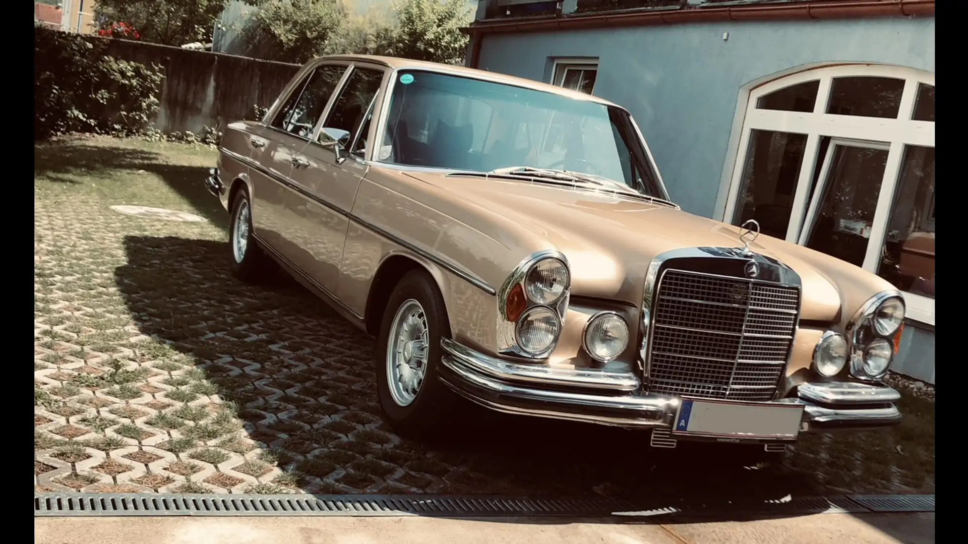 Mercedes-Benz 280 SE 3.5 Gold - 1