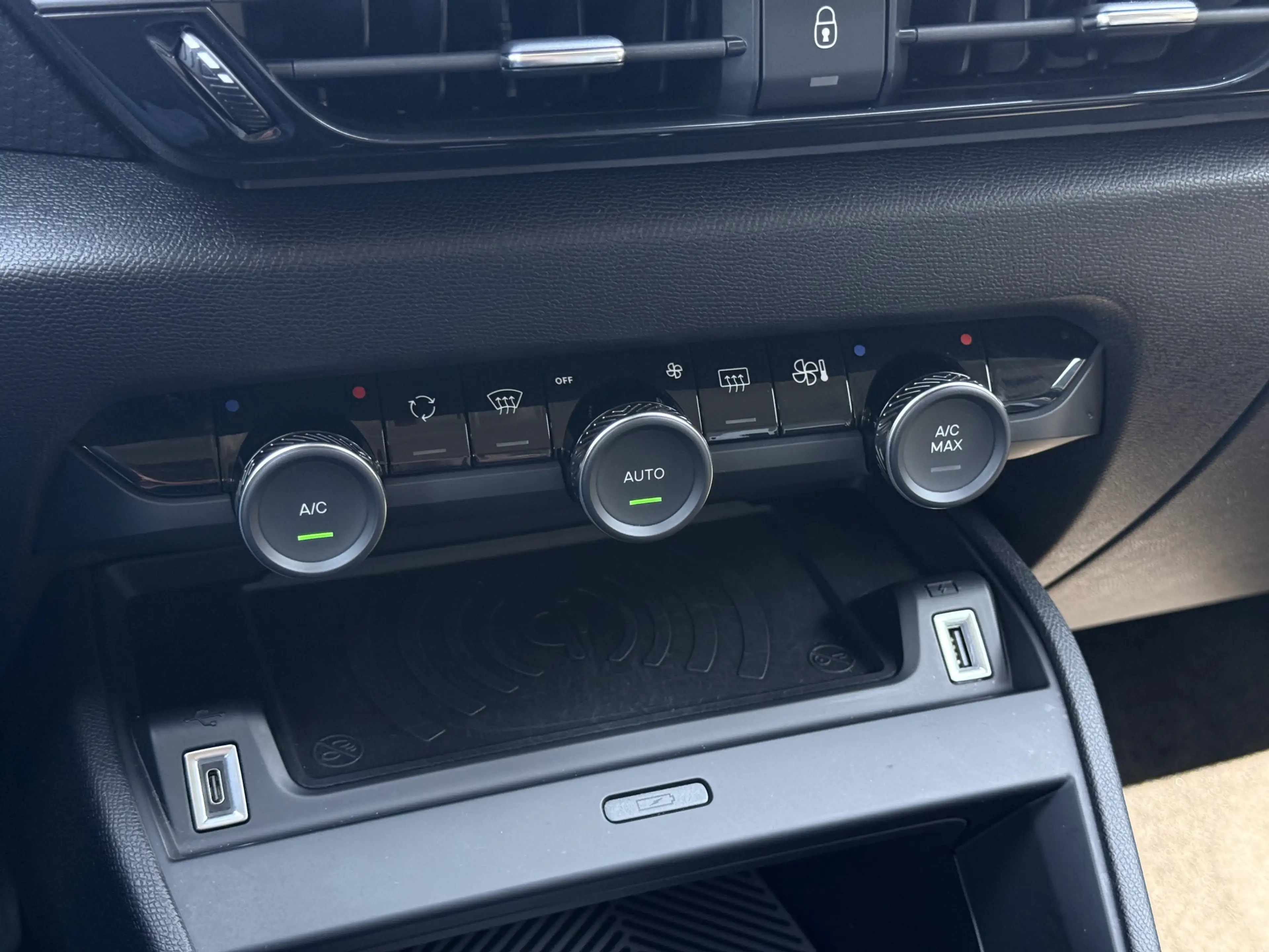 Citroen E-C4 Electric Max 156pk Extended range 54 kWh Navi / Carplay/ HU — photo 35