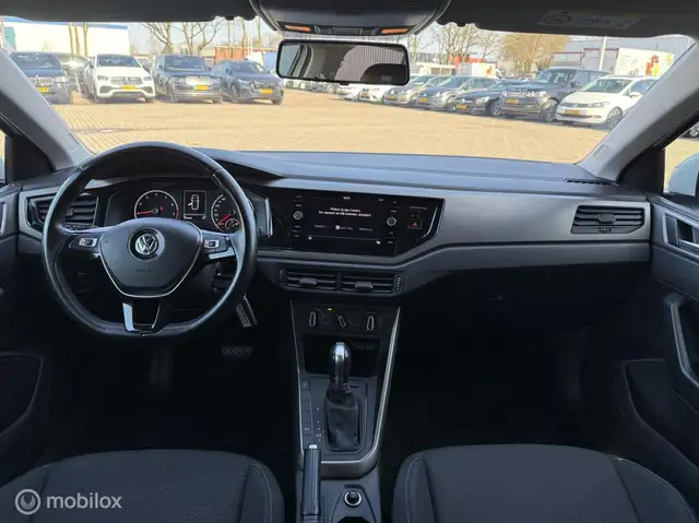 Volkswagen Polo view 2