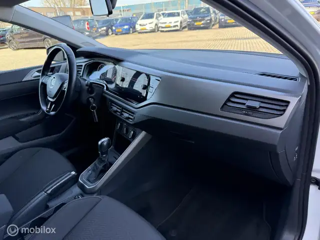 Volkswagen Polo view 12