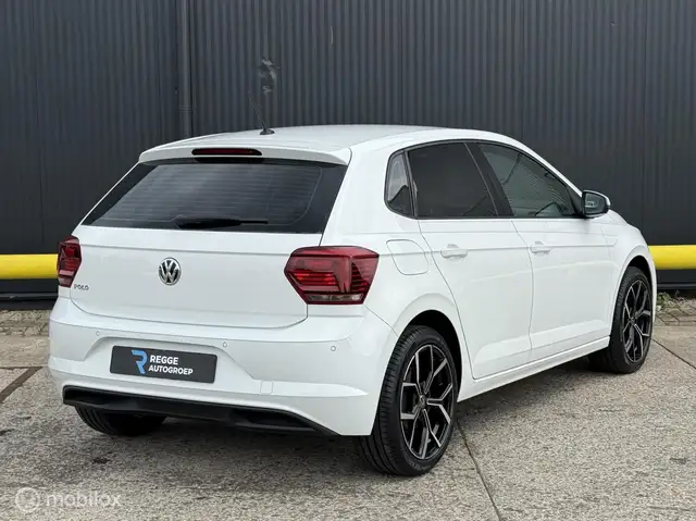 Volkswagen Polo view 3