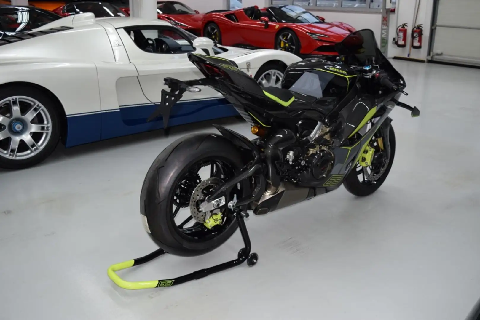 Ducati Panigale V4 Lamborghini 1of630 NEUFAHRZEUG Fekete - 2