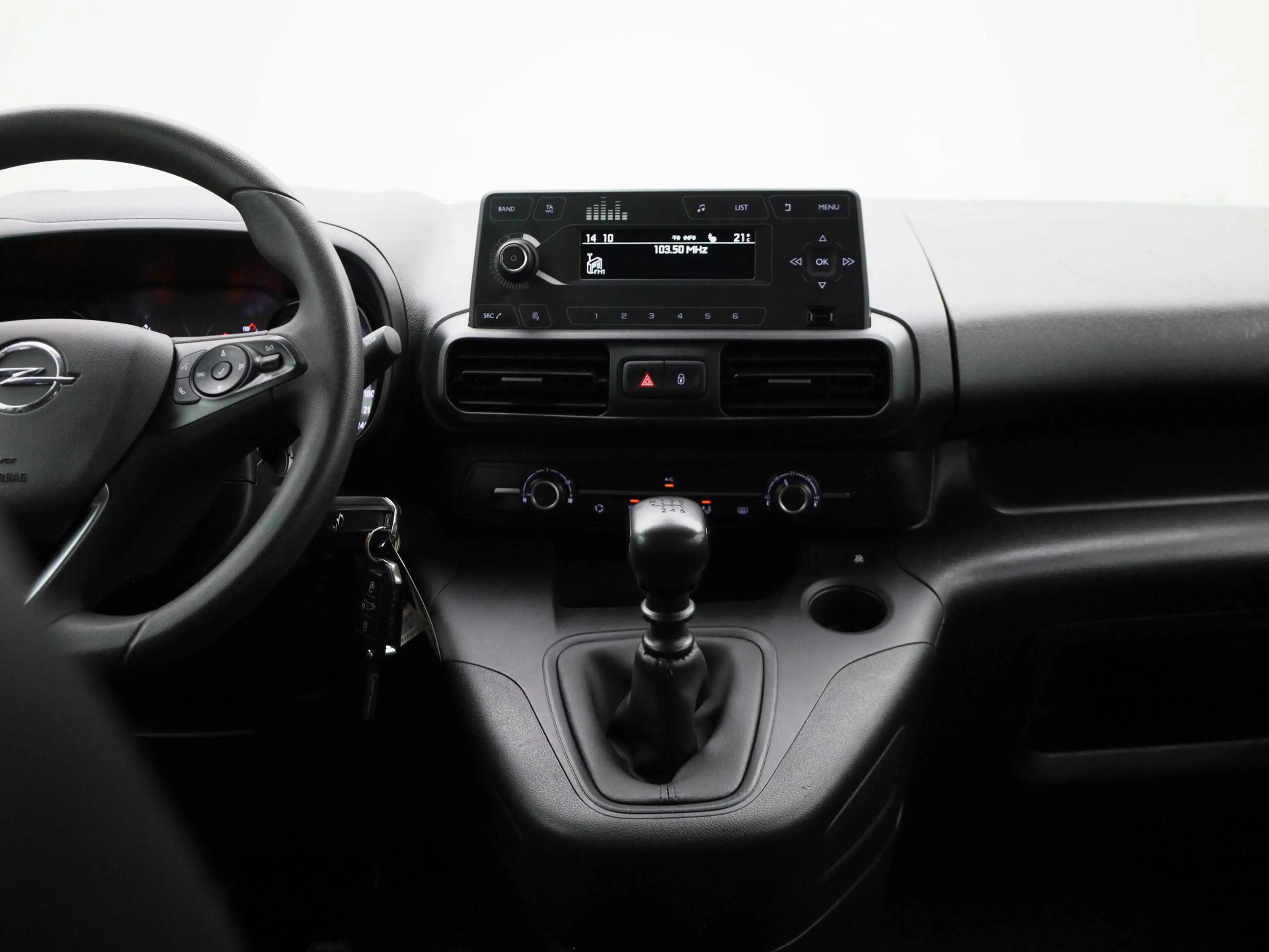 Opel Combo Life 1.5 Turbo D 100 MT6 Edition — photo 9