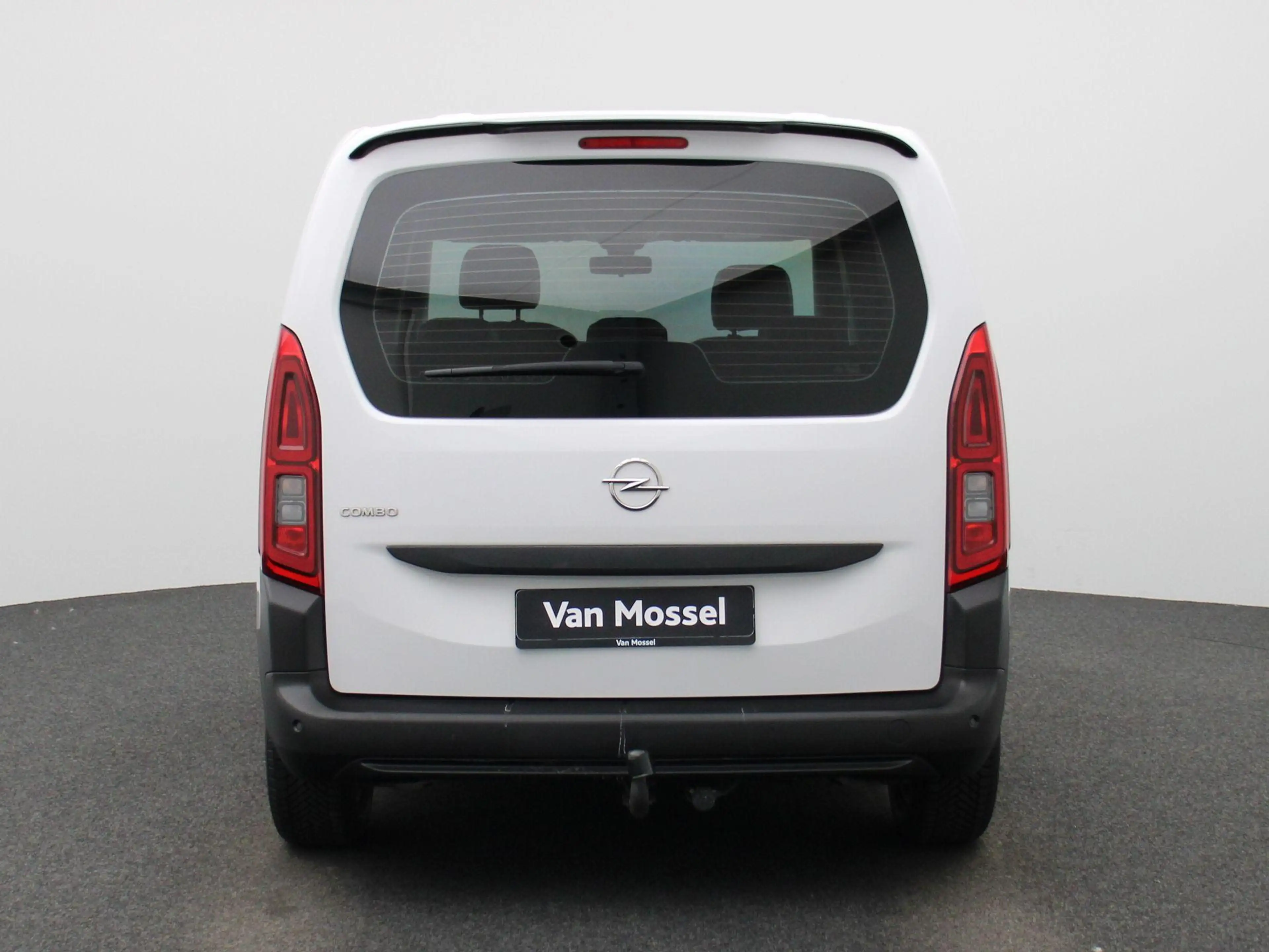 Opel Combo Life 1.5 Turbo D 100 MT6 Edition — photo 5