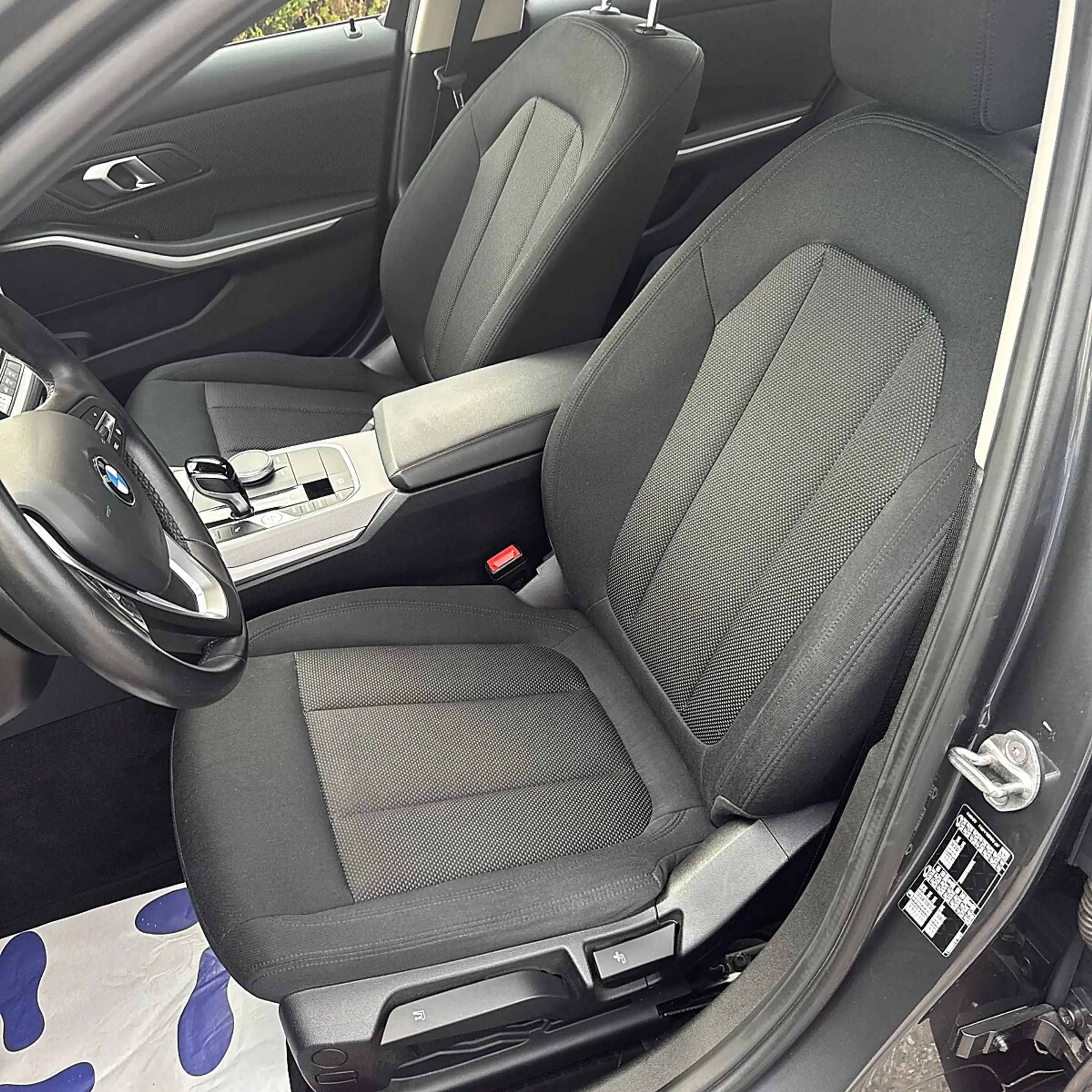 BMW 318 d Aut. *Virtual*Kamera*LED*Navi* — photo 13