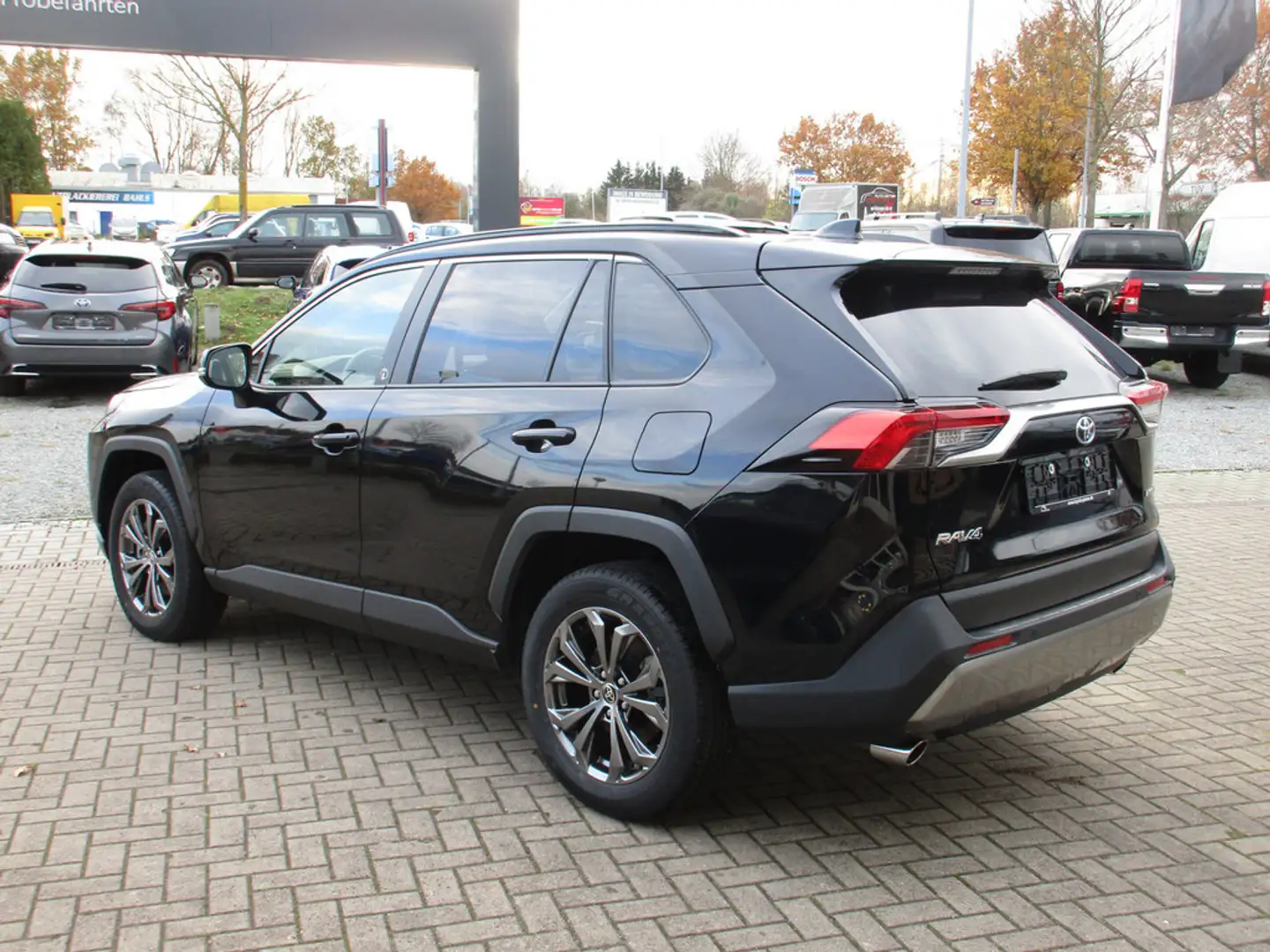 Toyota RAV 4 crna - 2