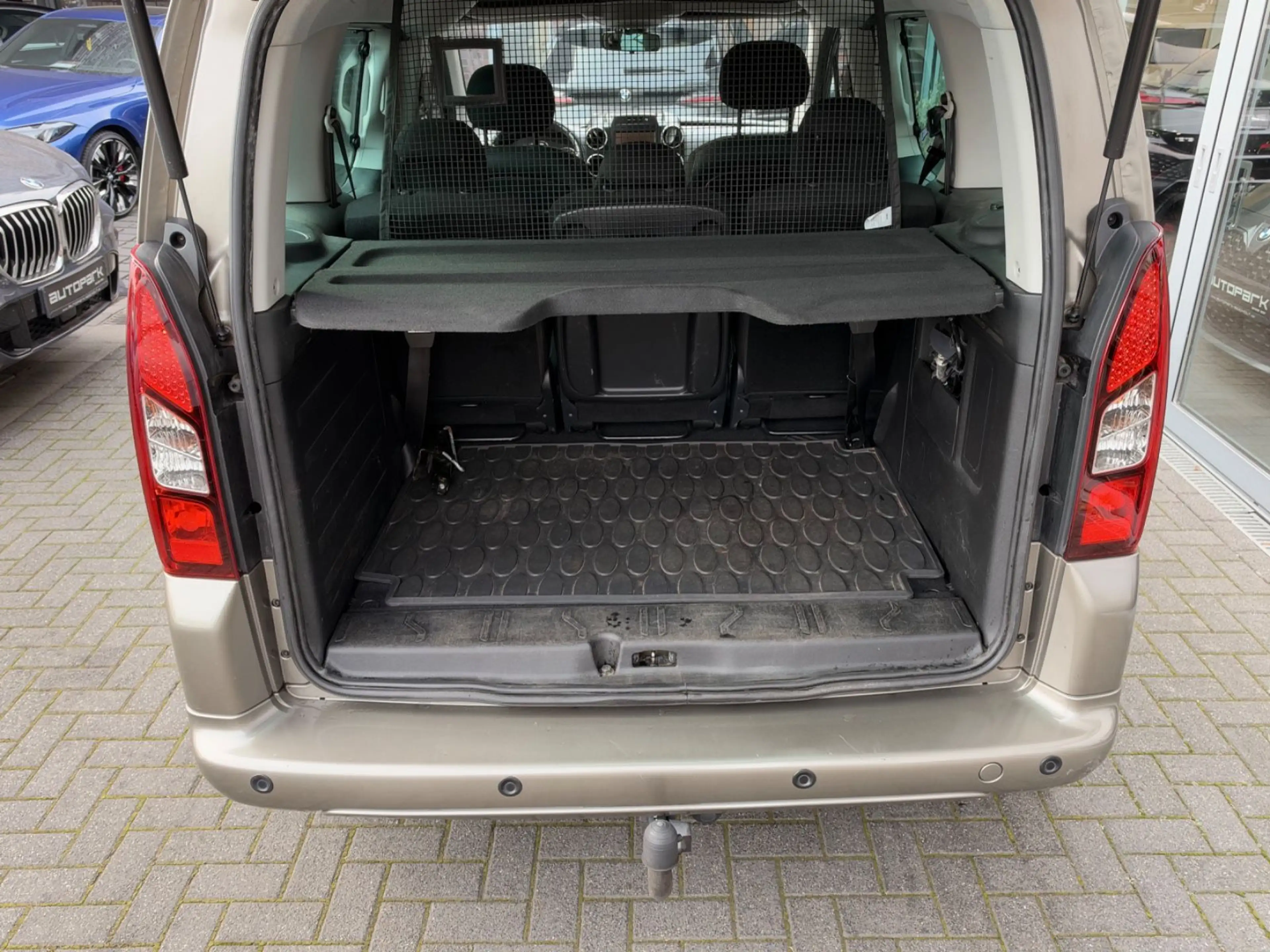Citroen Berlingo 1.2 Kombi Shine Navi AHK — photo 14