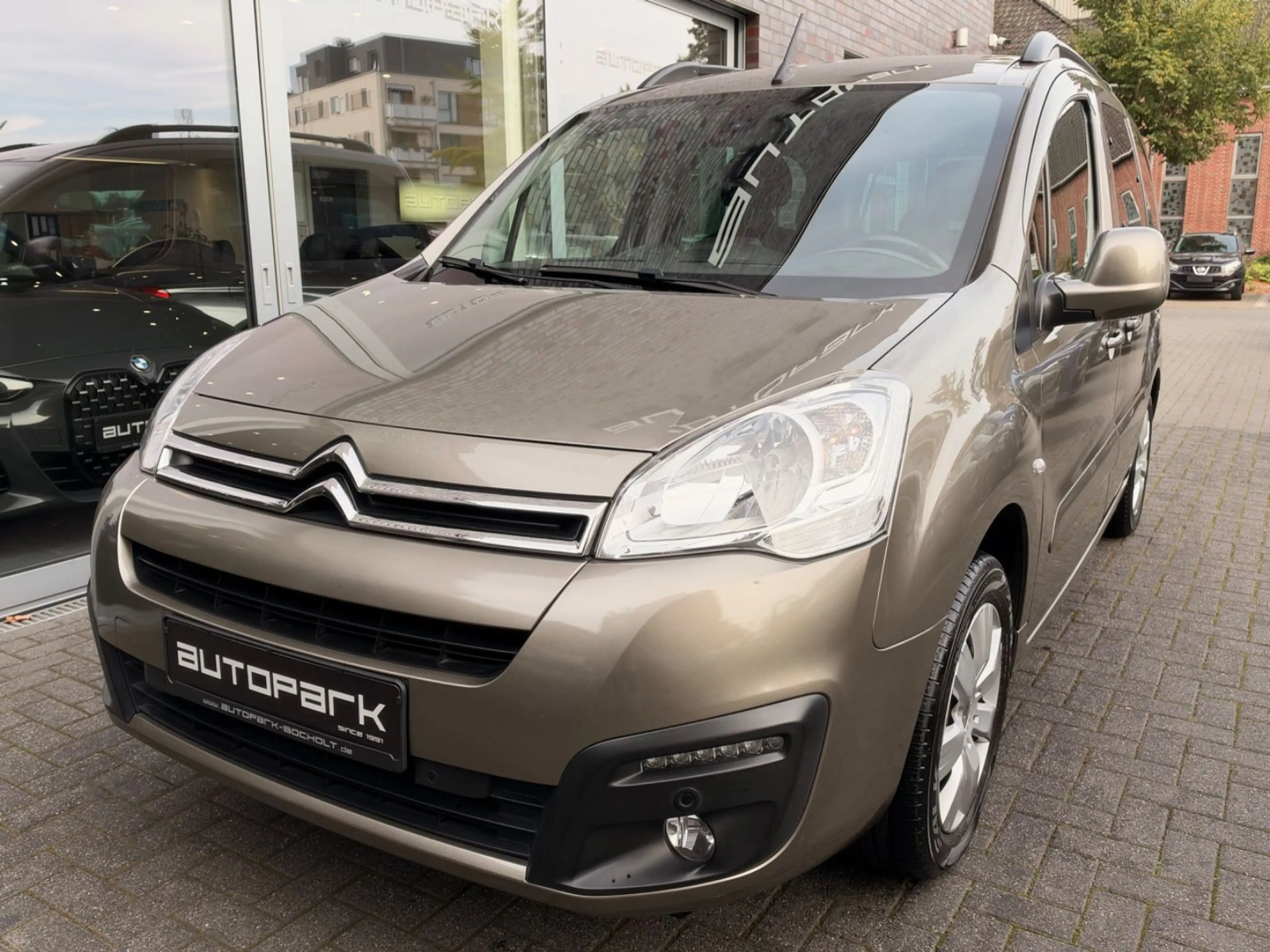 Citroen Berlingo 1.2 Kombi Shine Navi AHK — photo 2