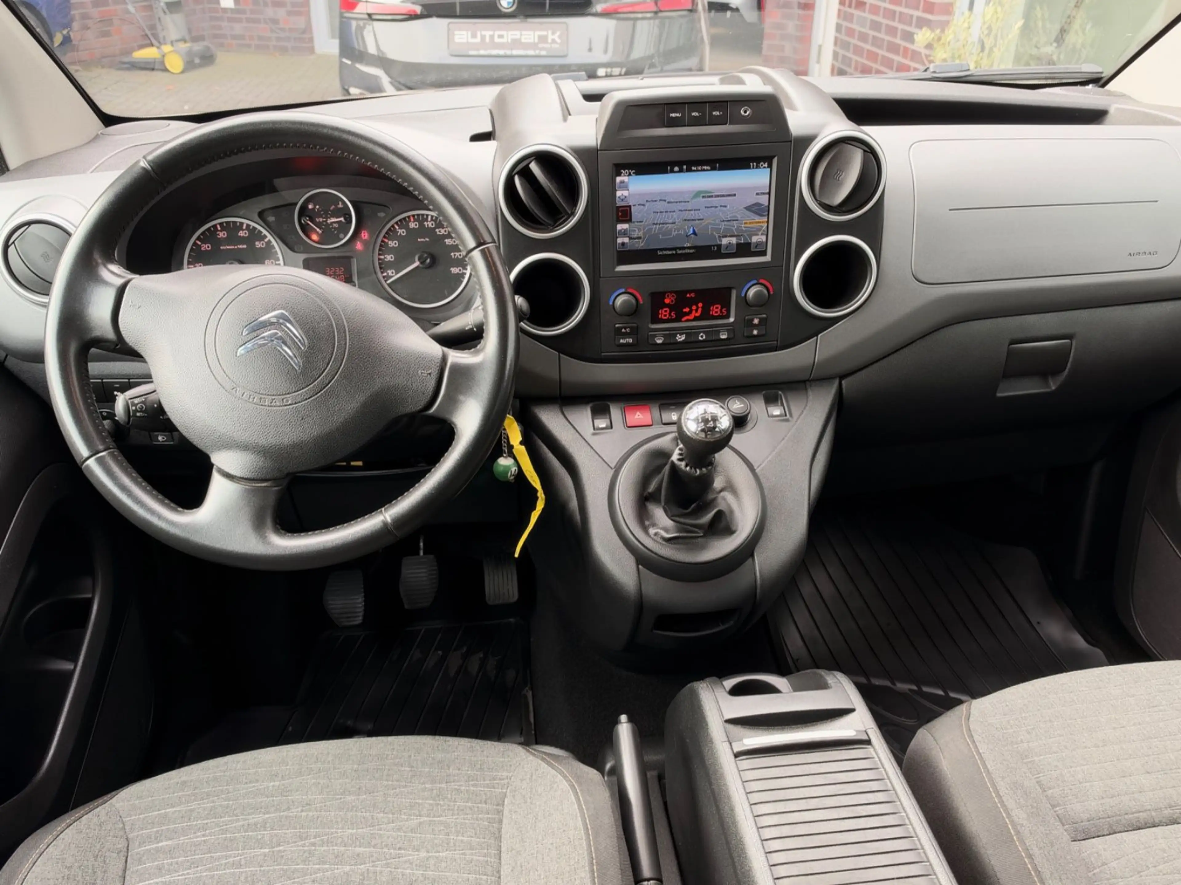 Citroen Berlingo 1.2 Kombi Shine Navi AHK — photo 13