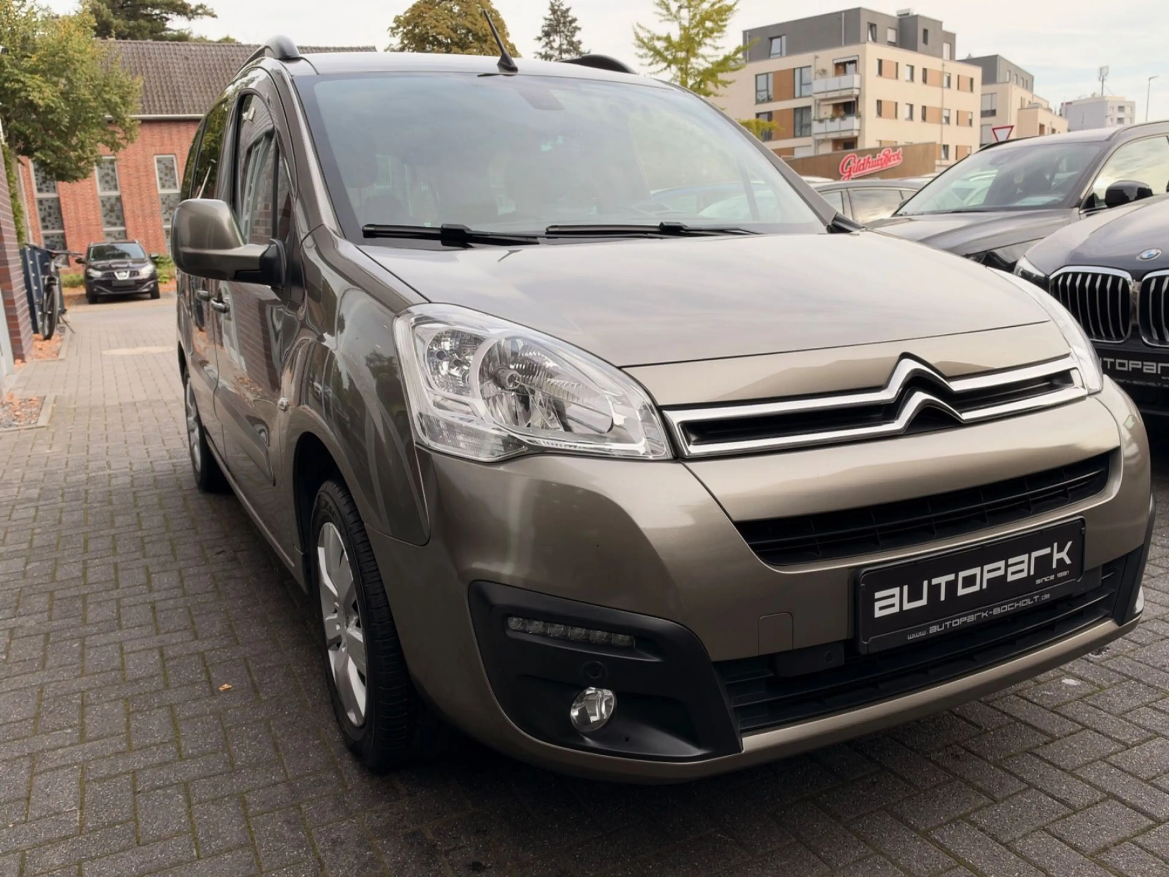 Citroen Berlingo 1.2 Kombi Shine Navi AHK — photo 4