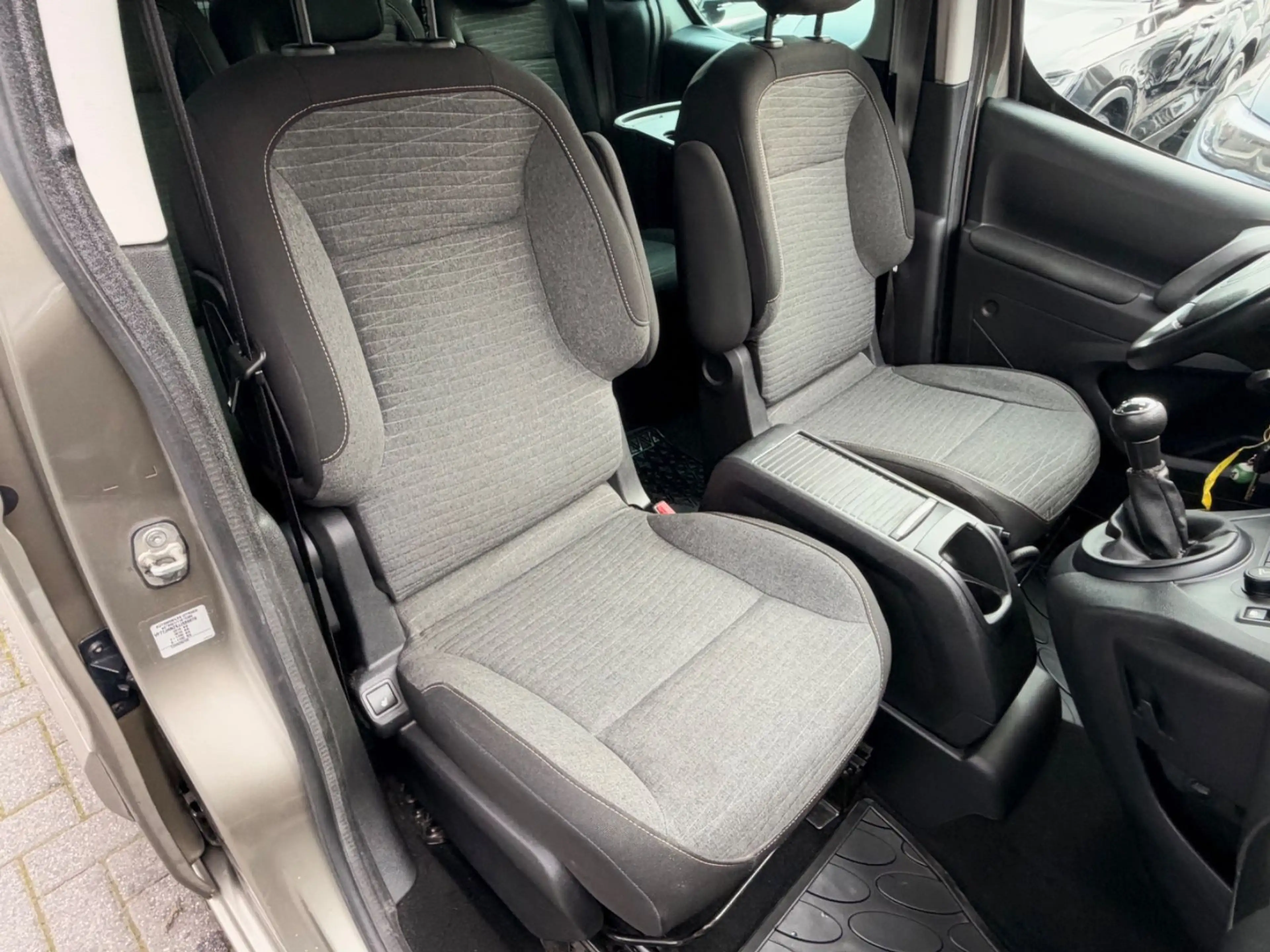 Citroen Berlingo 1.2 Kombi Shine Navi AHK — photo 15