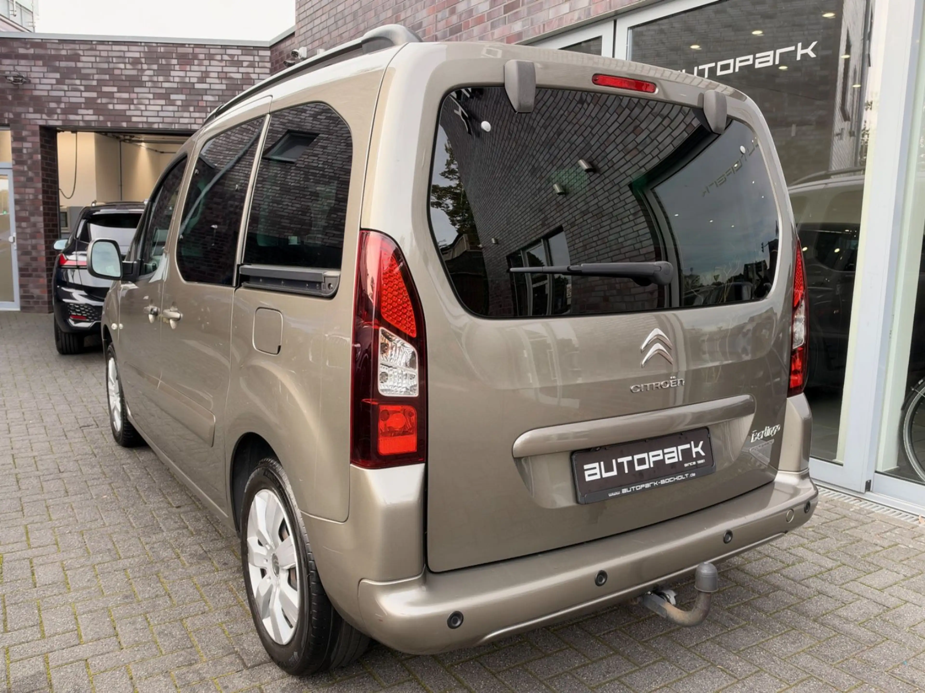 Citroen Berlingo 1.2 Kombi Shine Navi AHK — photo 8