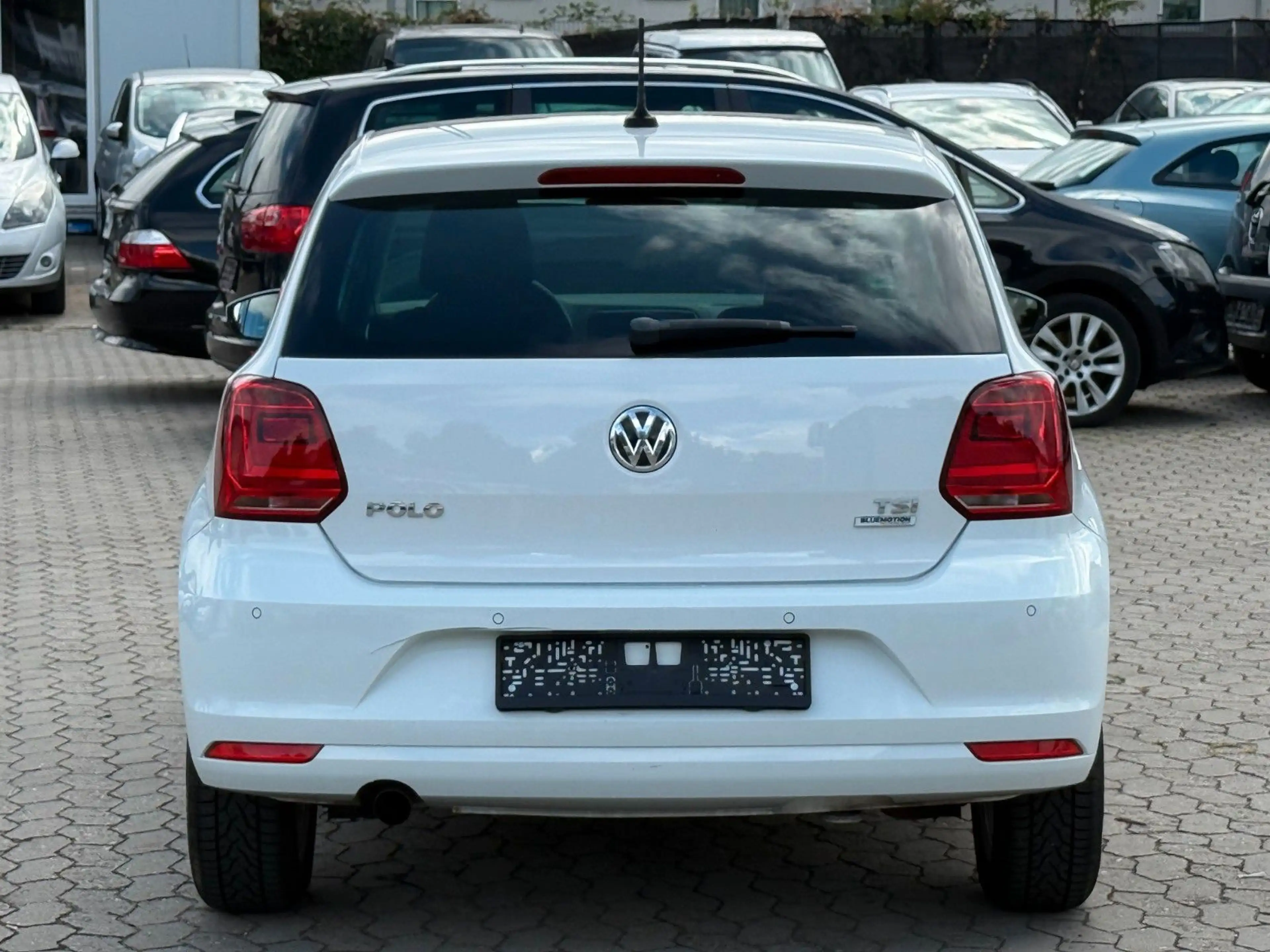 Volkswagen Polo POLO V LOUNGE / AUTOMATIK / 1 HAND / PDC / — photo 8