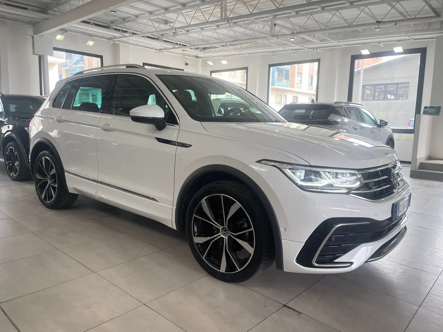 Volkswagen Tiguan 1.5 tsi R-Line 150cv dsg Bianco - 2