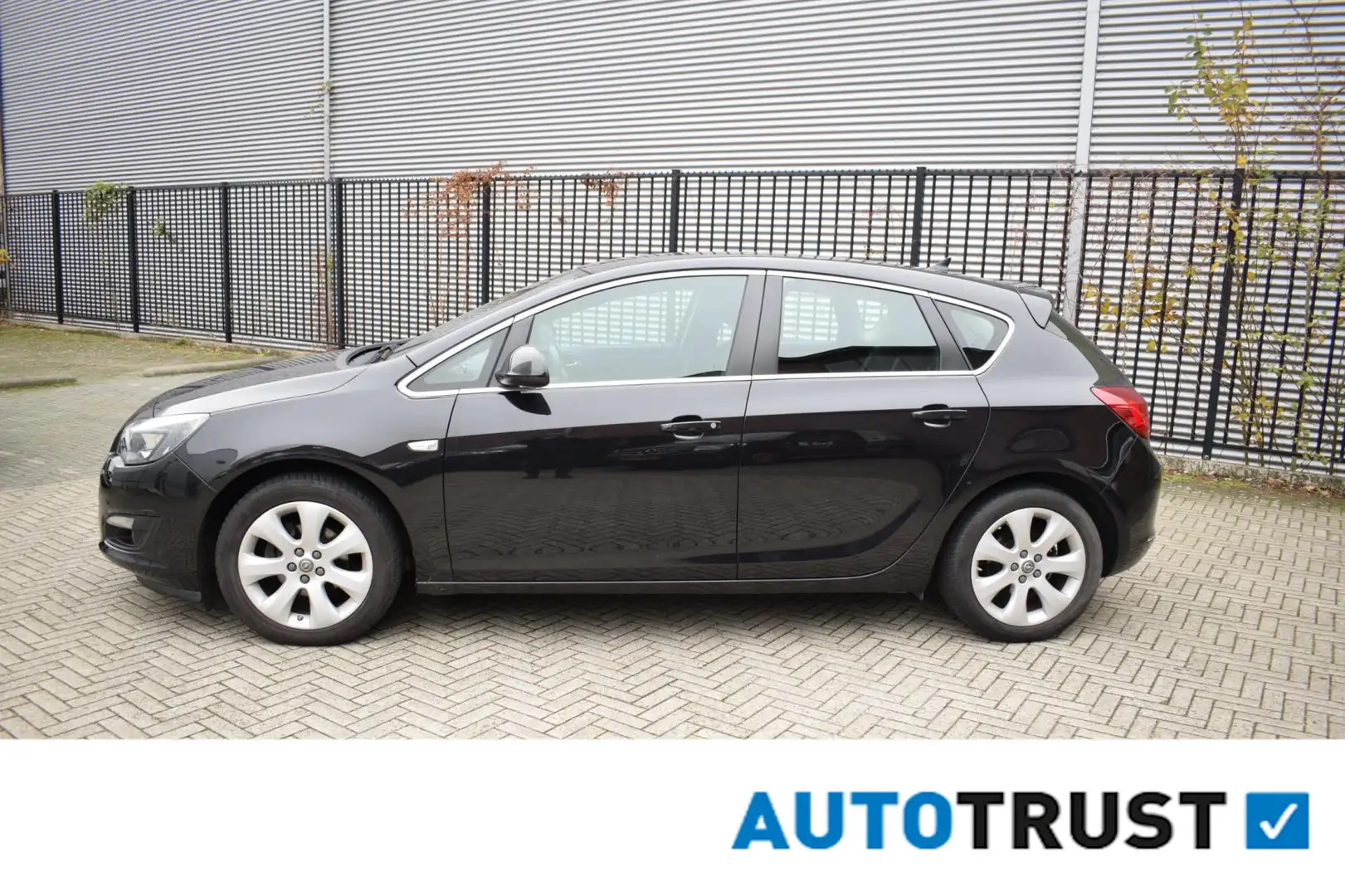 Opel Astra 1.4 Turbo Blitz NLauto 2e Eig 5 Deurs Navi Airco C Noir - 2